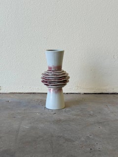 Jarrón escultural de cerámica de estilo «Mid-Century Modern» con forma de anillos superpuestos