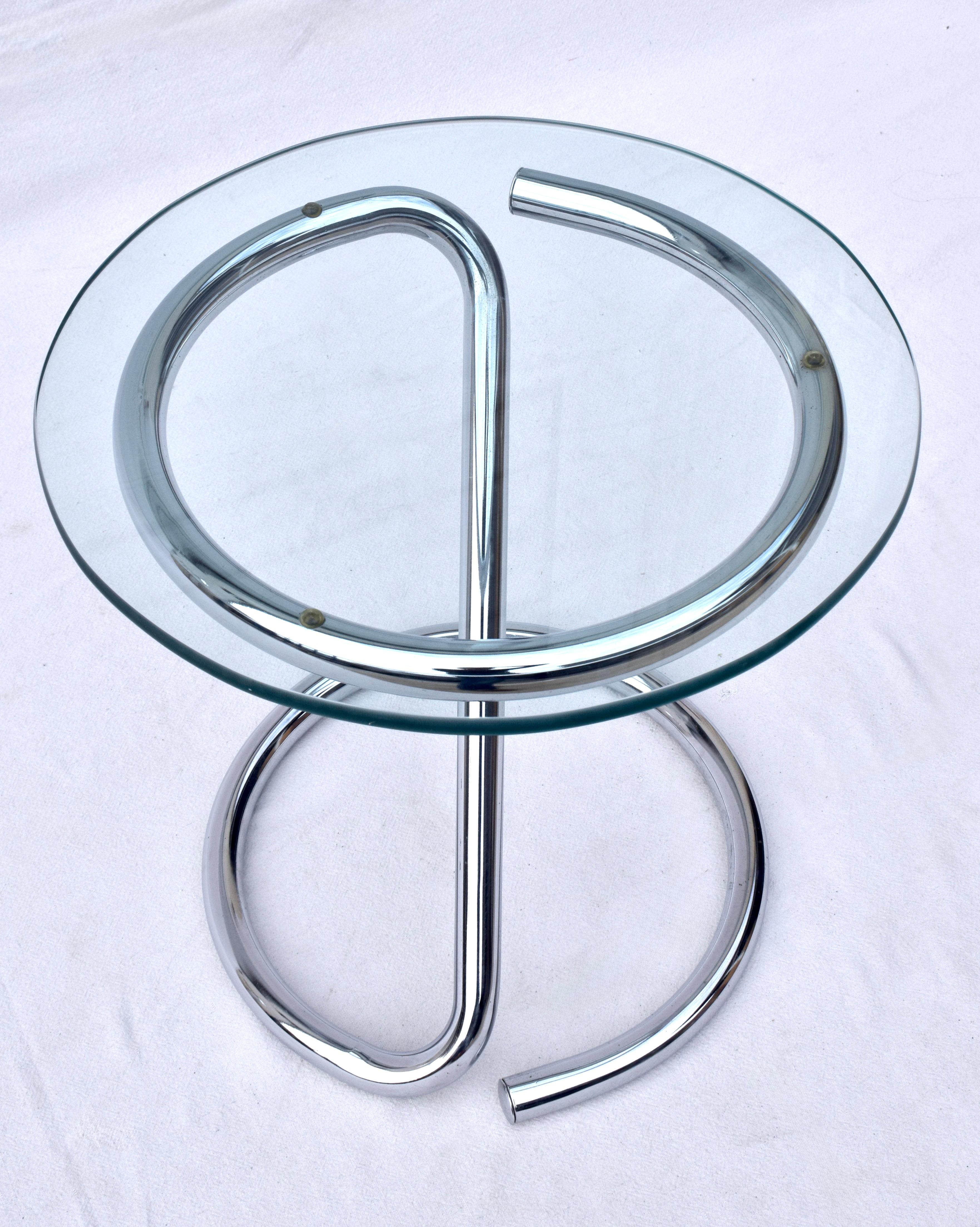 Fin du 20e siècle Table d'appoint tubulaire sculpturale en verre et en chrome du milieu du siècle en vente