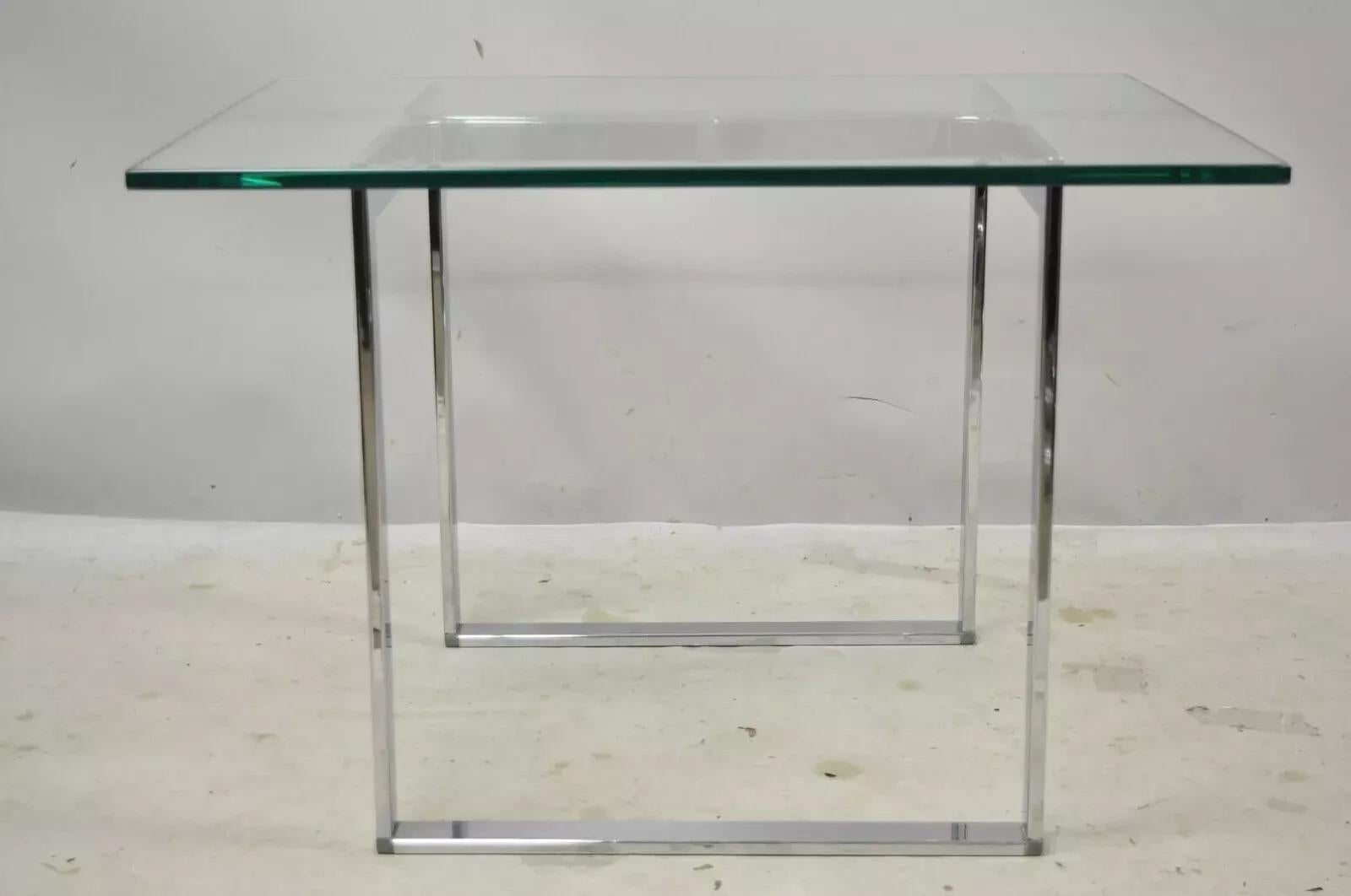 Table d'appoint sculpturale chromée rectangulaire avec plateau en verre, mi-siècle moderne en vente 5