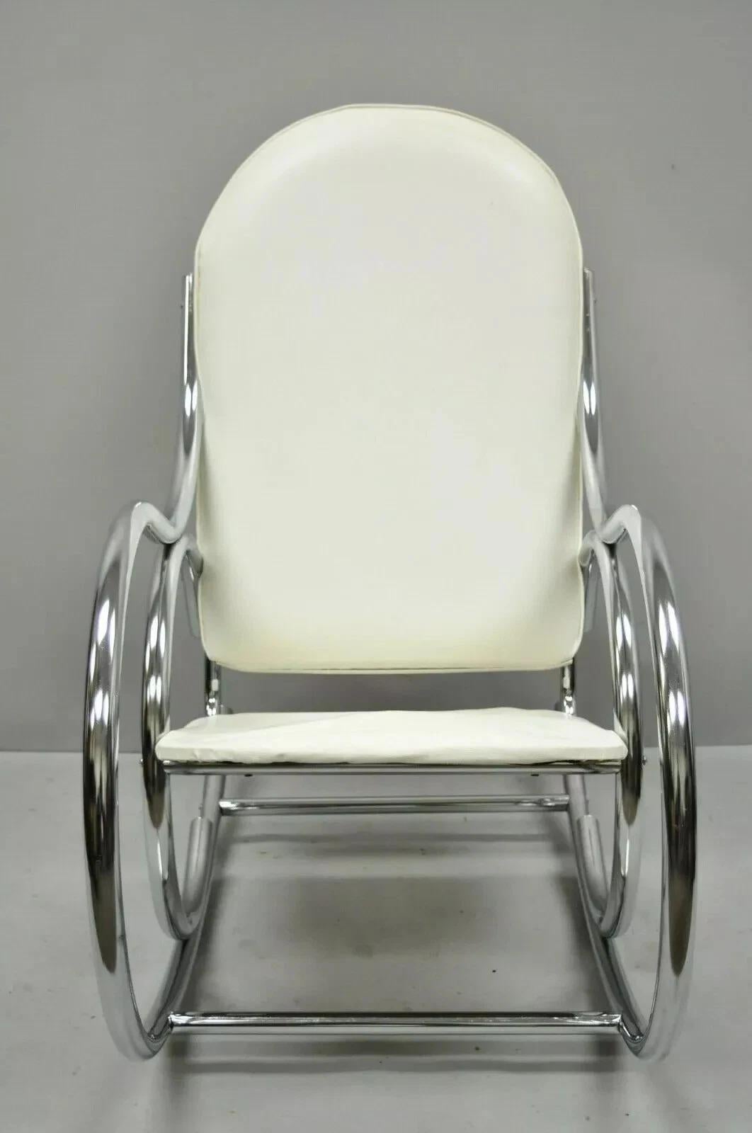 Mid-Century Modern Chaise à bascule Thonet sculpturale moderne du milieu du siècle dernier de Milo Baughman en vente