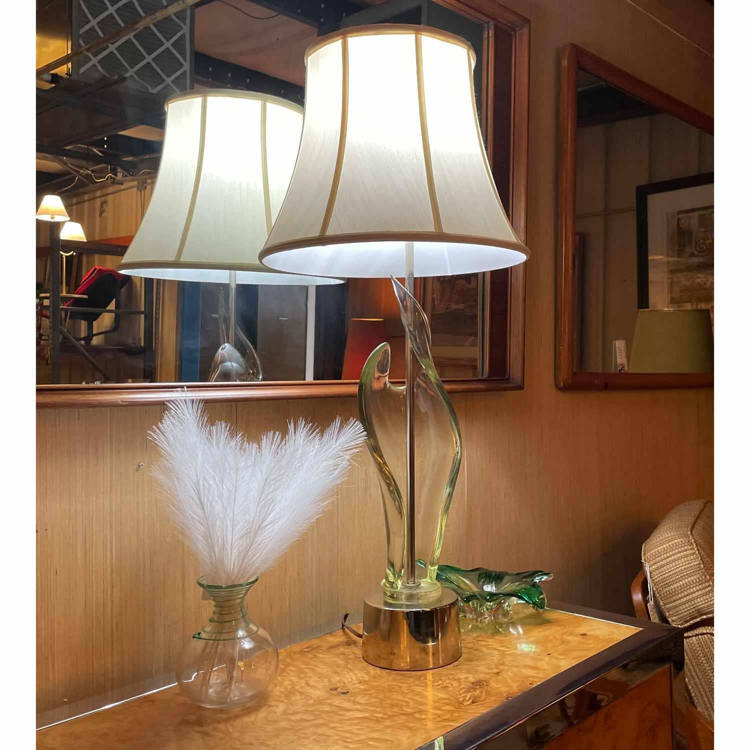 Mid-Century Modern Sculptural Clear Murano Glass Table Lamp For Sale 3