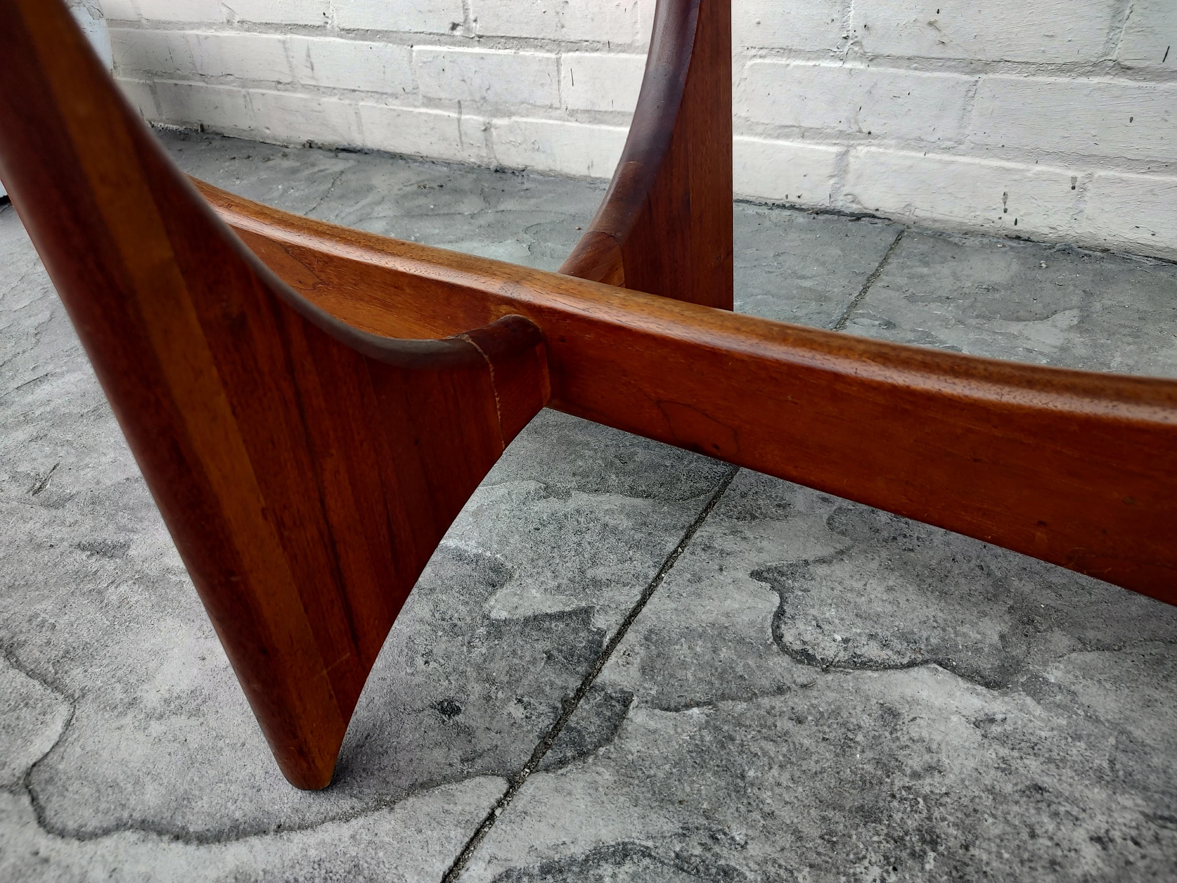 Mid-Century Modern Stingray Sculptural Cocktail Table by Adrian Pearsall 2399-TC In Good Condition For Sale In Port Jervis, NY