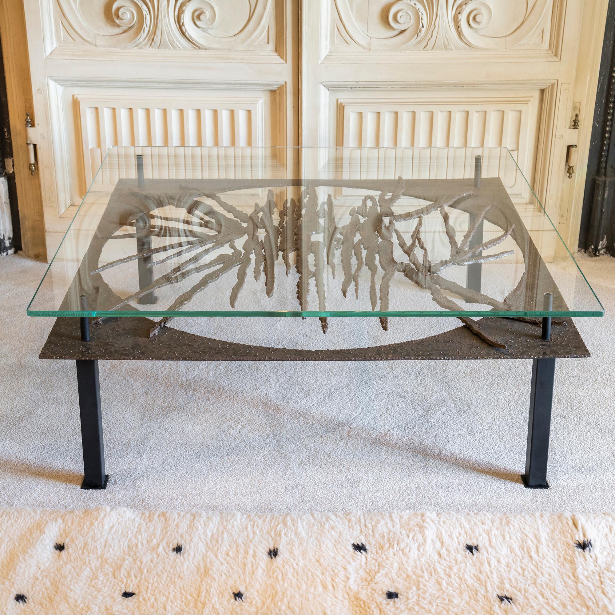 Mid-Century Modern Sculptural Coffee Table Forged Iron and Black Steel In Good Condition For Sale In Firenze, IT
