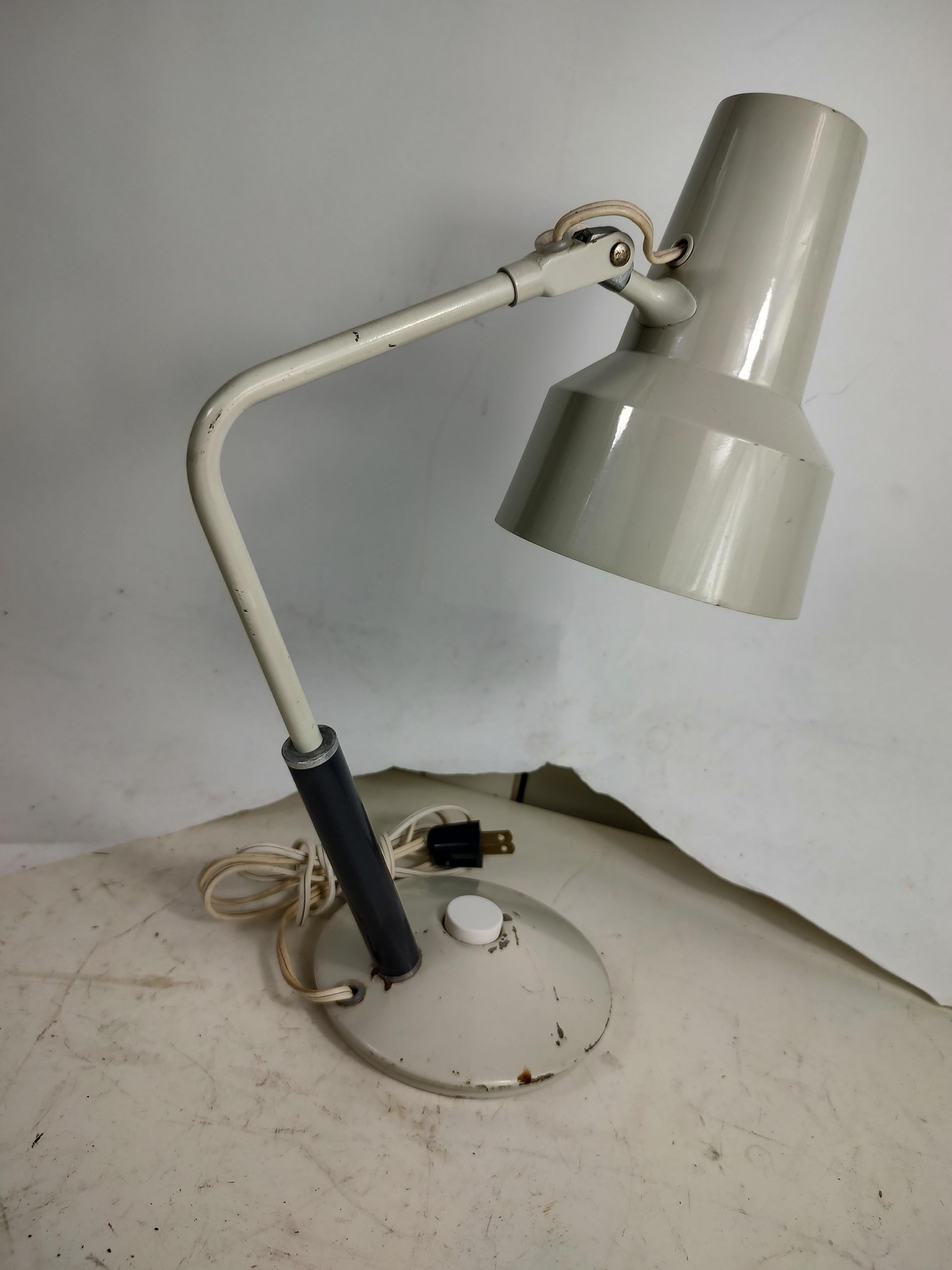 Mid-Century Modern Sculptural Desk Table Lamp by Luxo In Good Condition For Sale In Port Jervis, NY