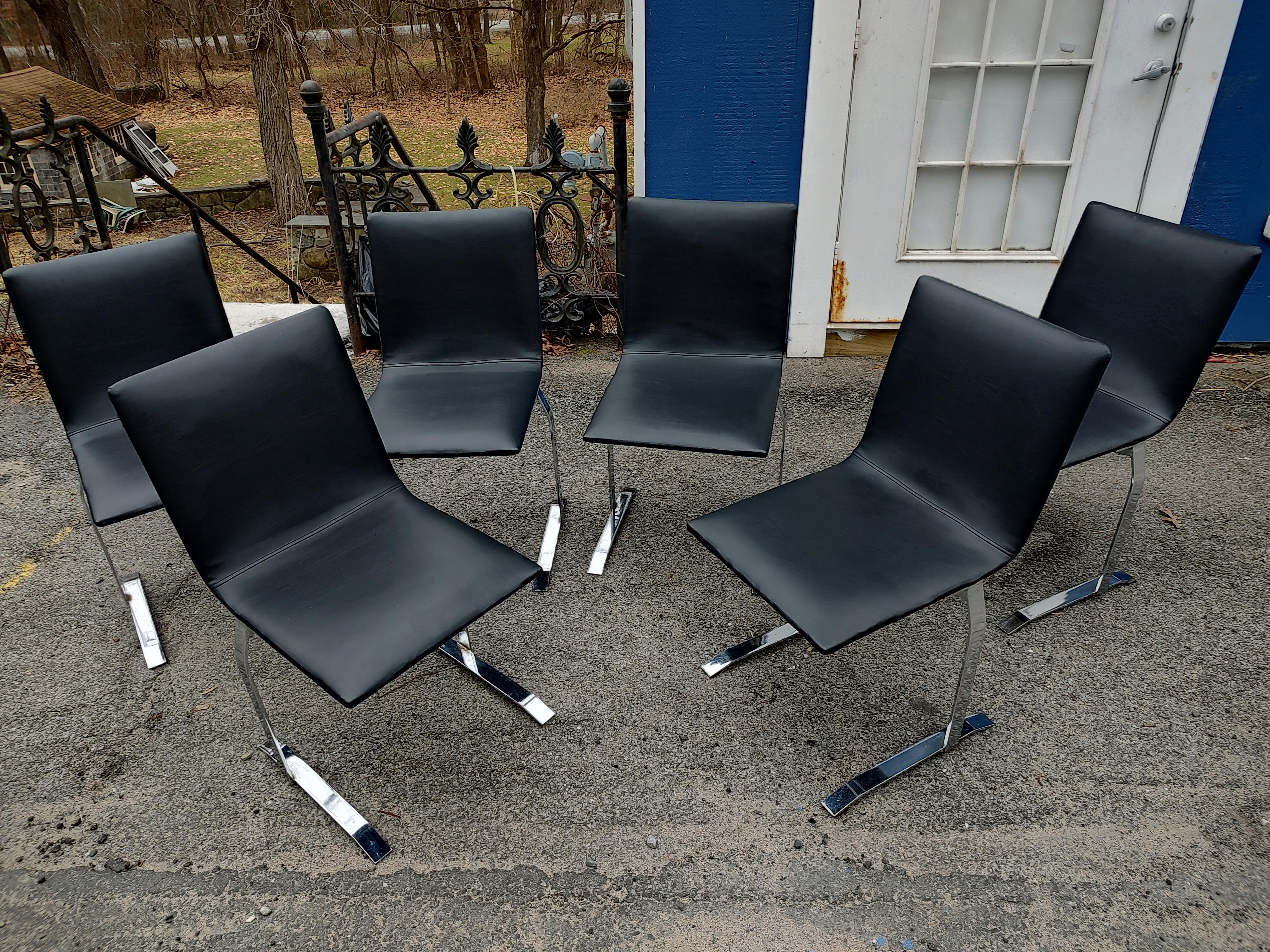 Late 20th Century Mid-Century Modern Sculptural Set of 6 Dining Chairs by Saporiti For Sale