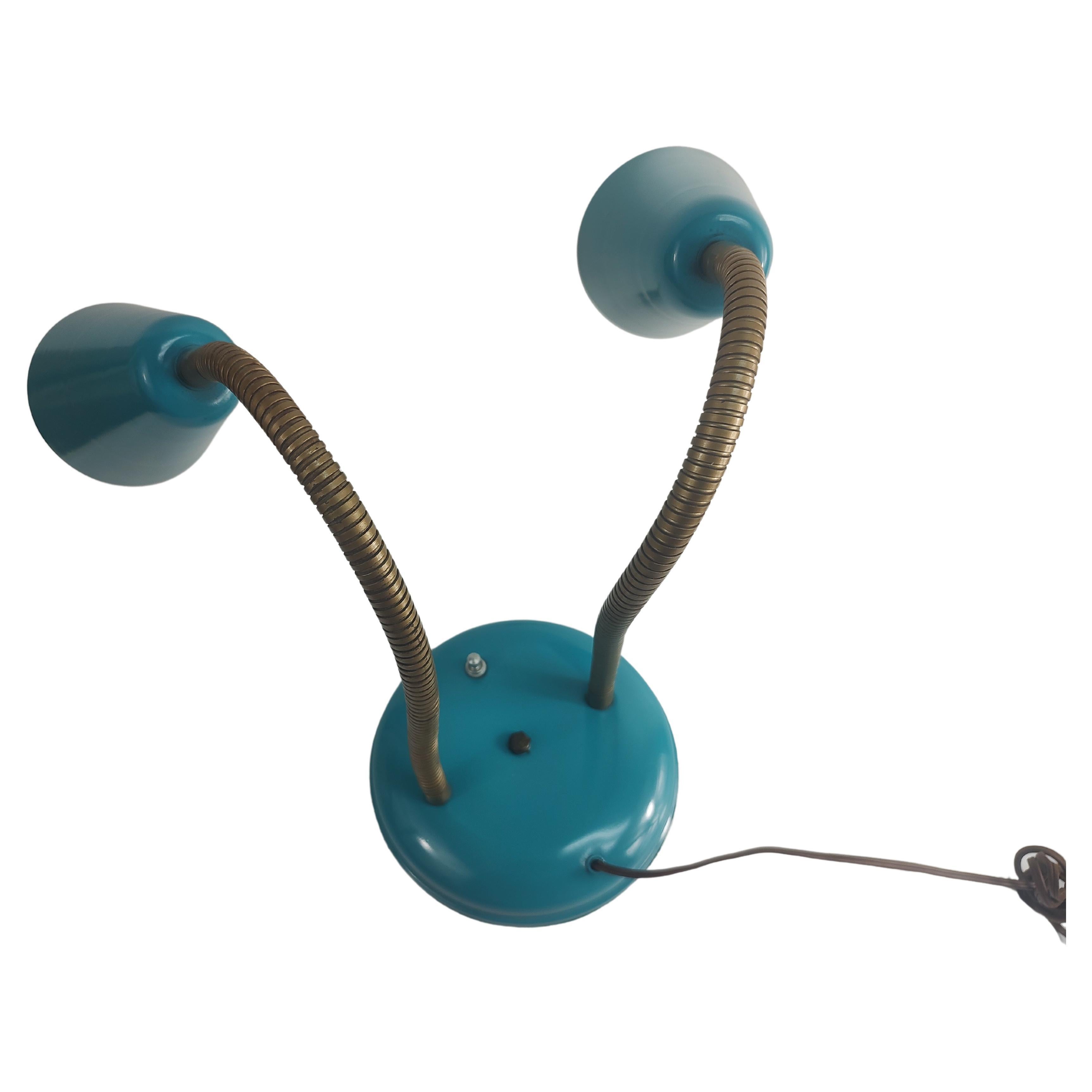 Beautifully restored gooseneck lamp in turquoise. Sound wiring with a stable base, 3-way switch. Very cool style. 