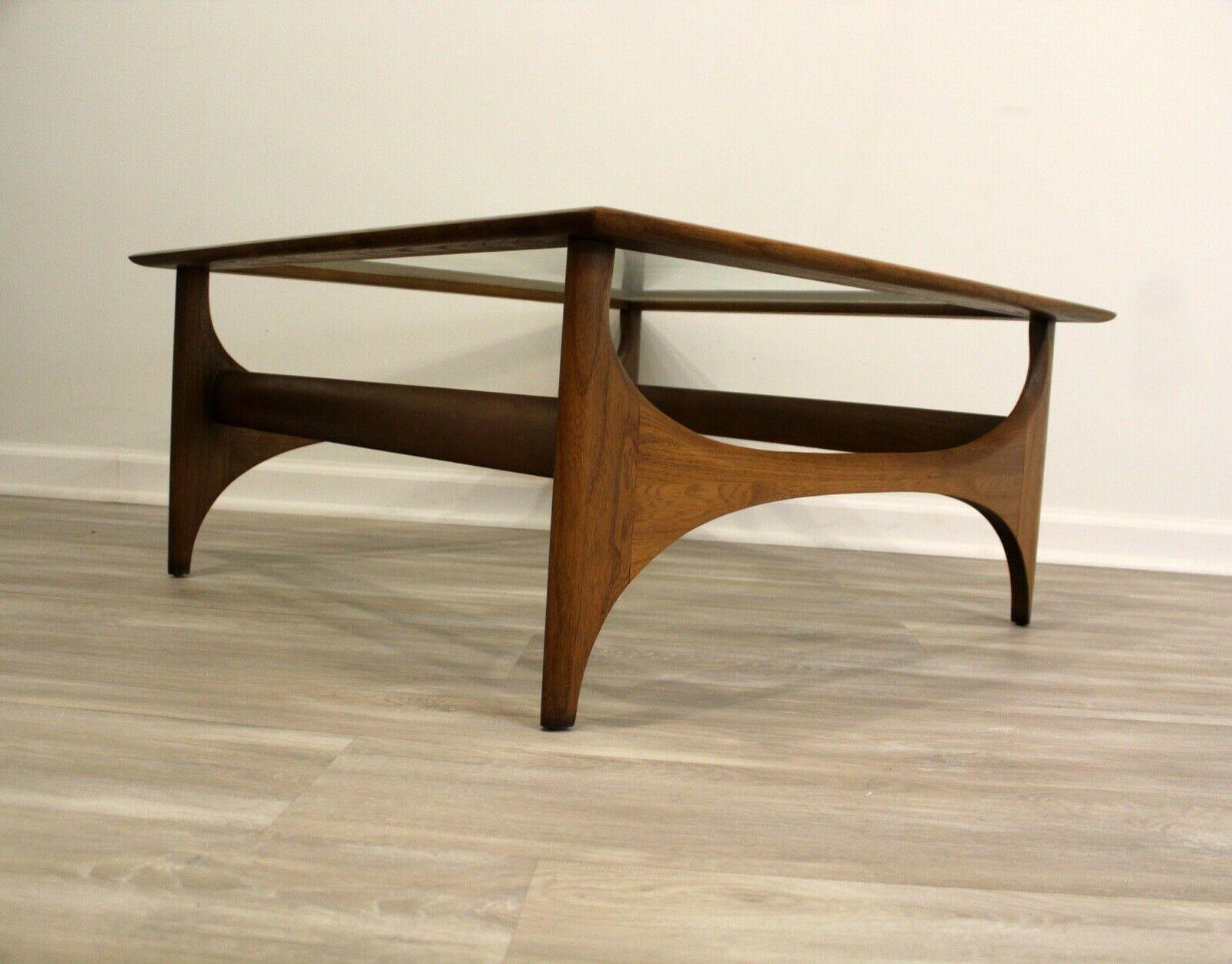 20th Century Mid-Century Modern Sculptural End Side Table Walnut Wood by Lane