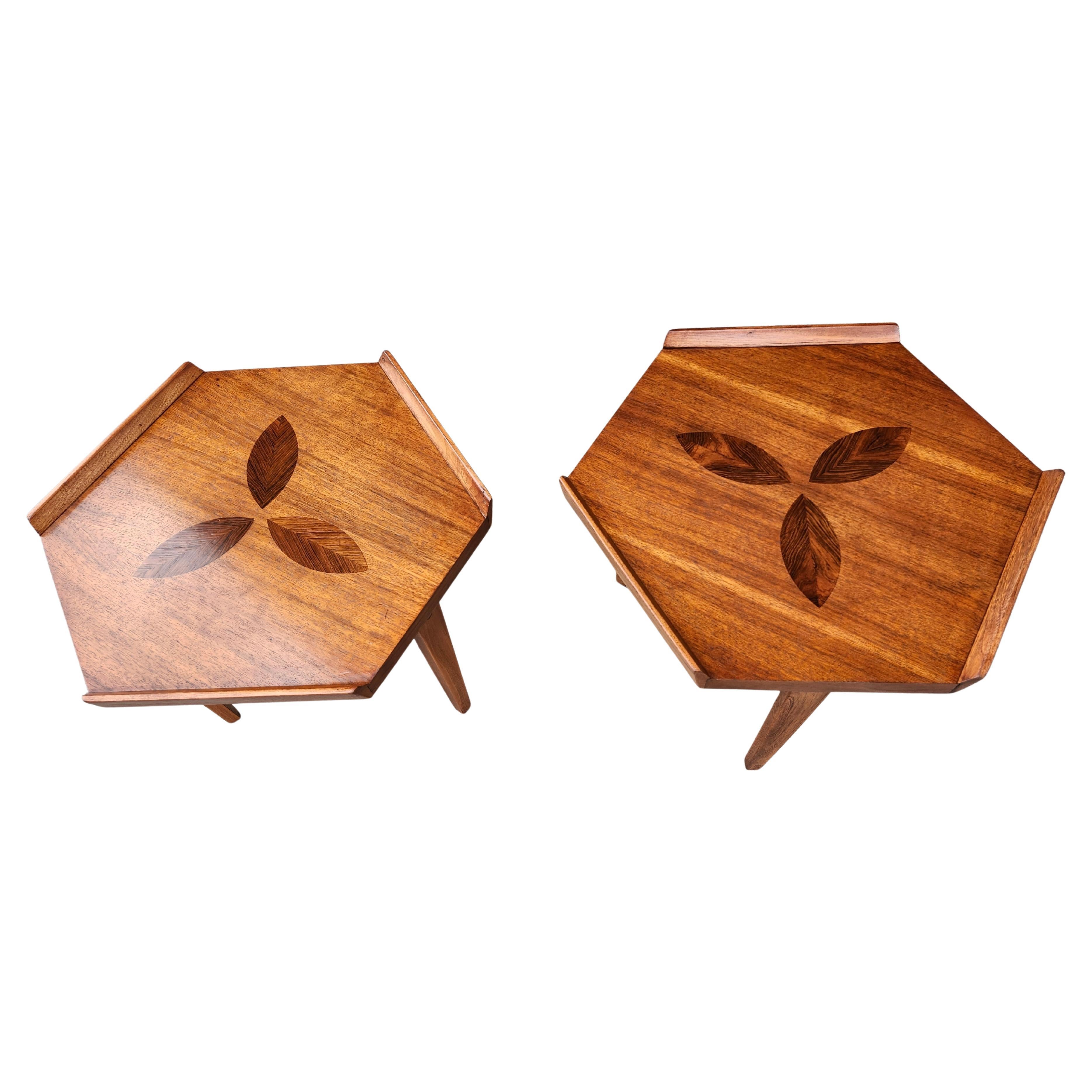 Moderne skulpturale Beistelltische aus der Mitte des Jahrhunderts mit Rosenholz-Intarsien von Lane C1965 (amerikanisch) im Angebot