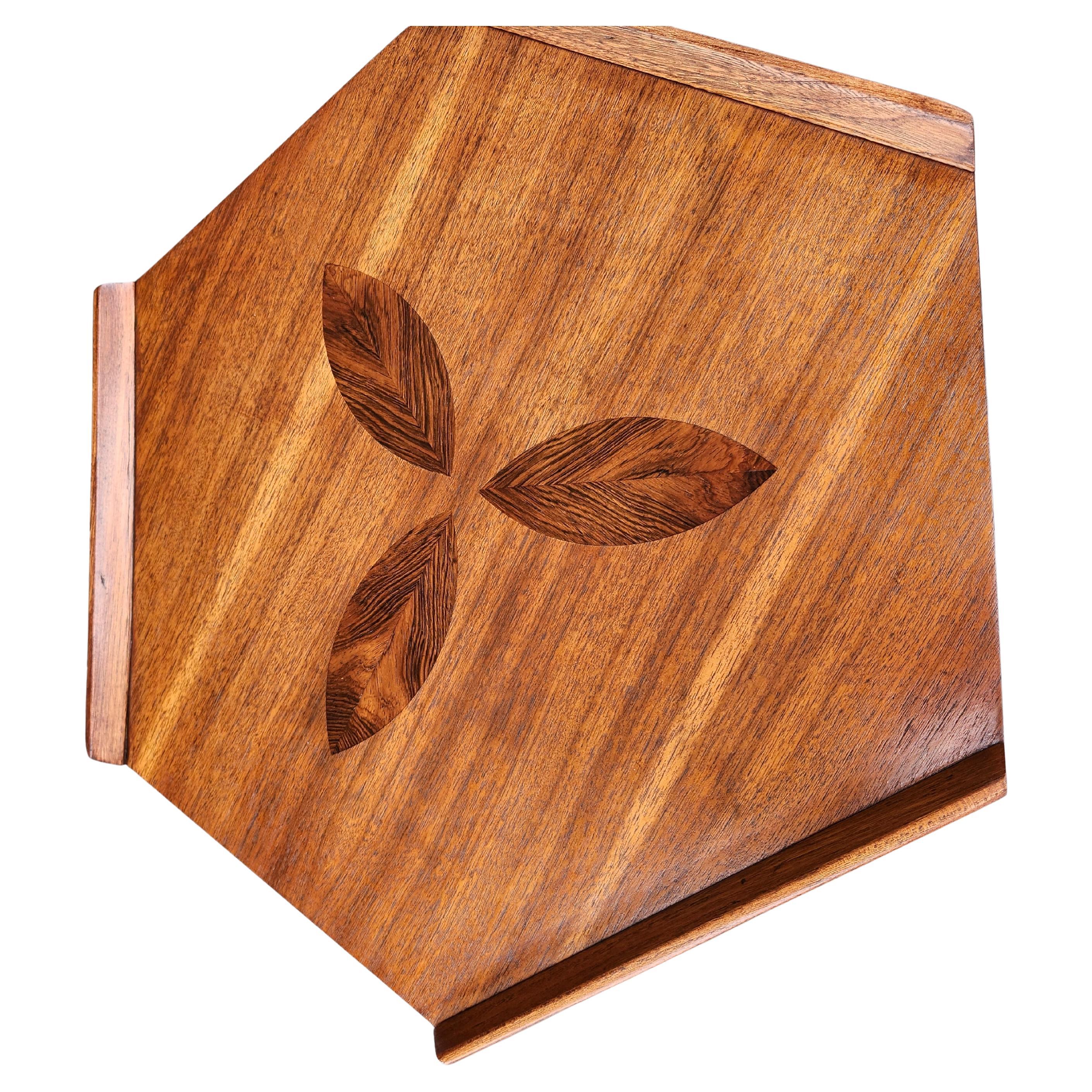 Moderne skulpturale Beistelltische aus der Mitte des Jahrhunderts mit Rosenholz-Intarsien von Lane C1965 (Handgefertigt) im Angebot