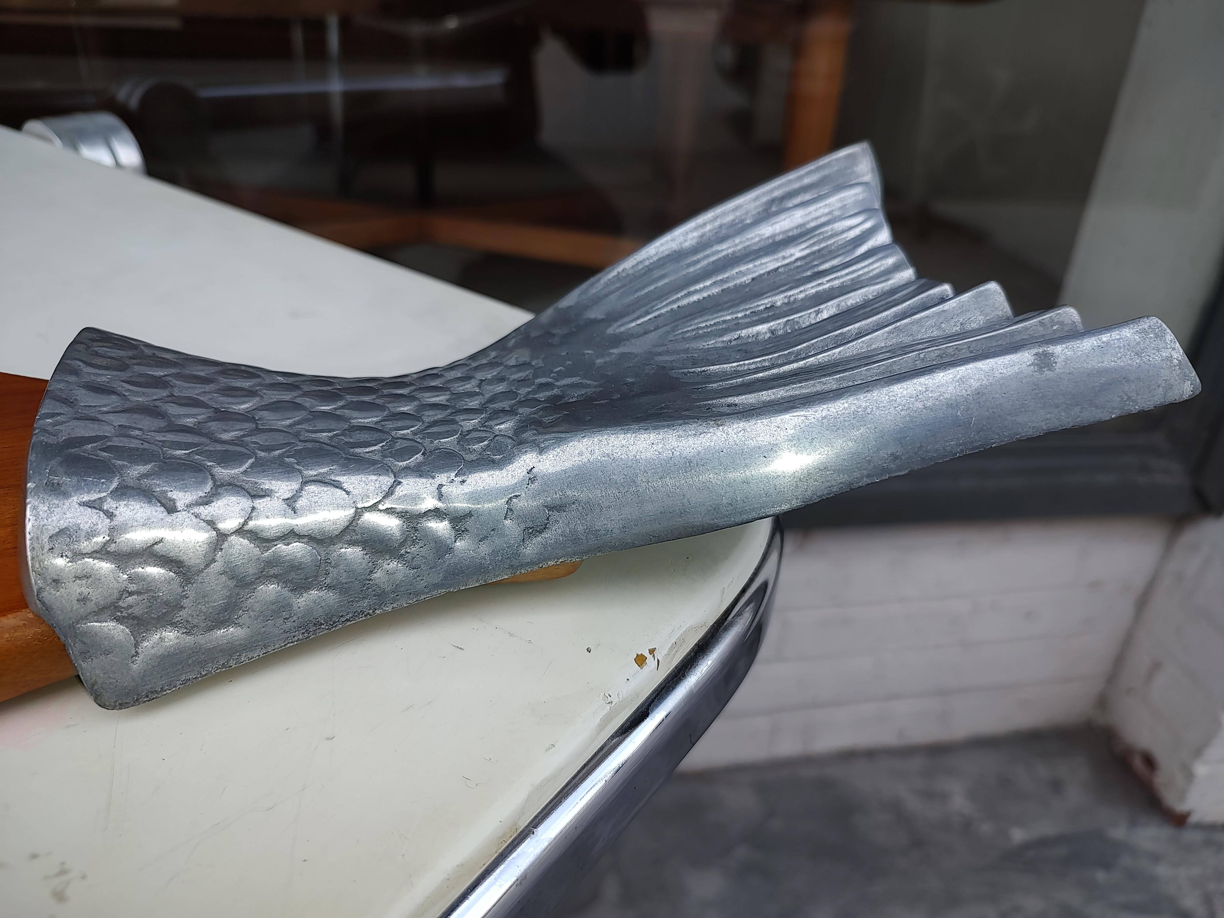 Aluminium Planche à fromage à poisson sculpturale moderne du milieu du siècle dernier  en vente