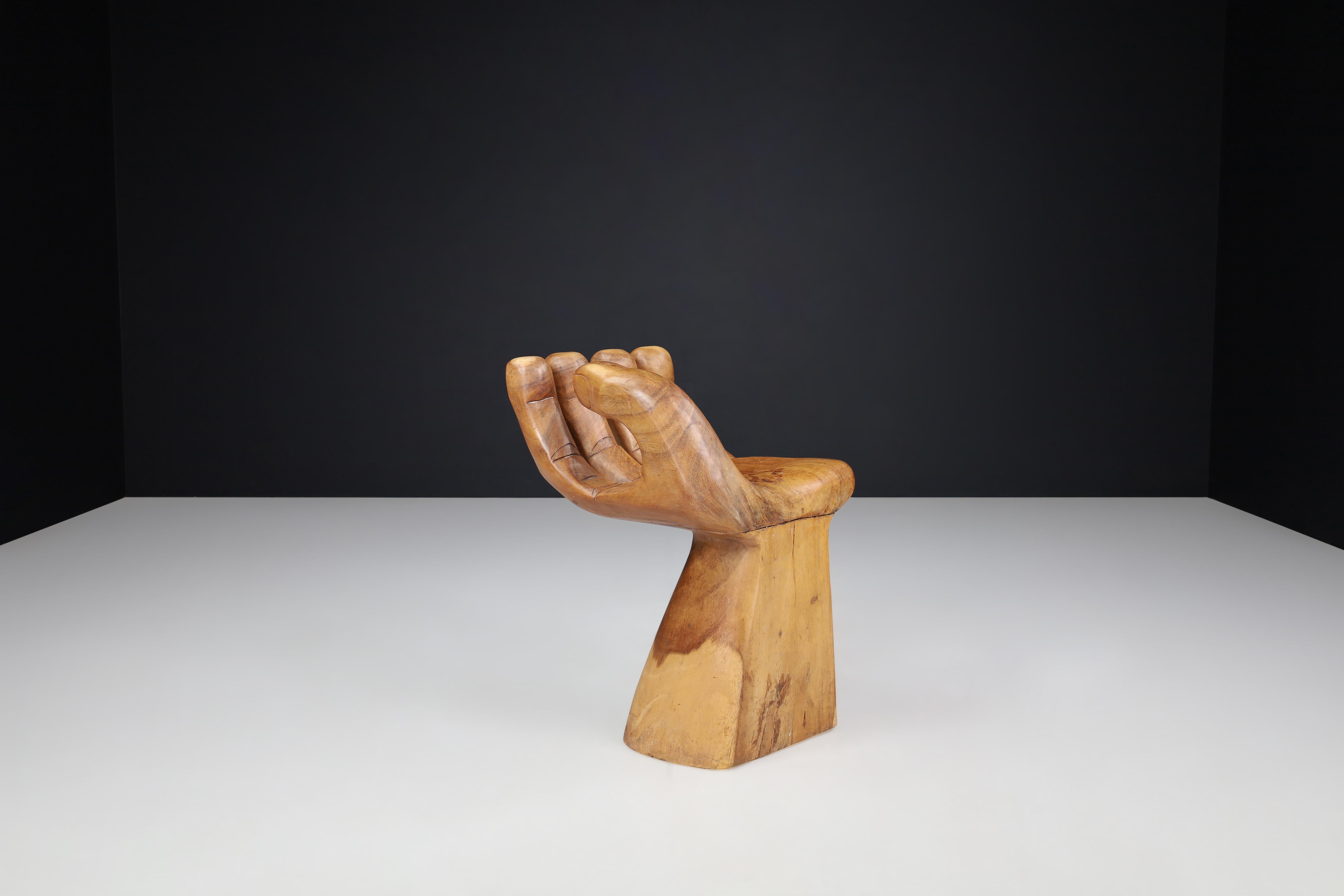 Mid-Century moderno Sedia a mano scultorea moderna di metà secolo nello stile di Pedro Friedeberg, anni '70 in vendita