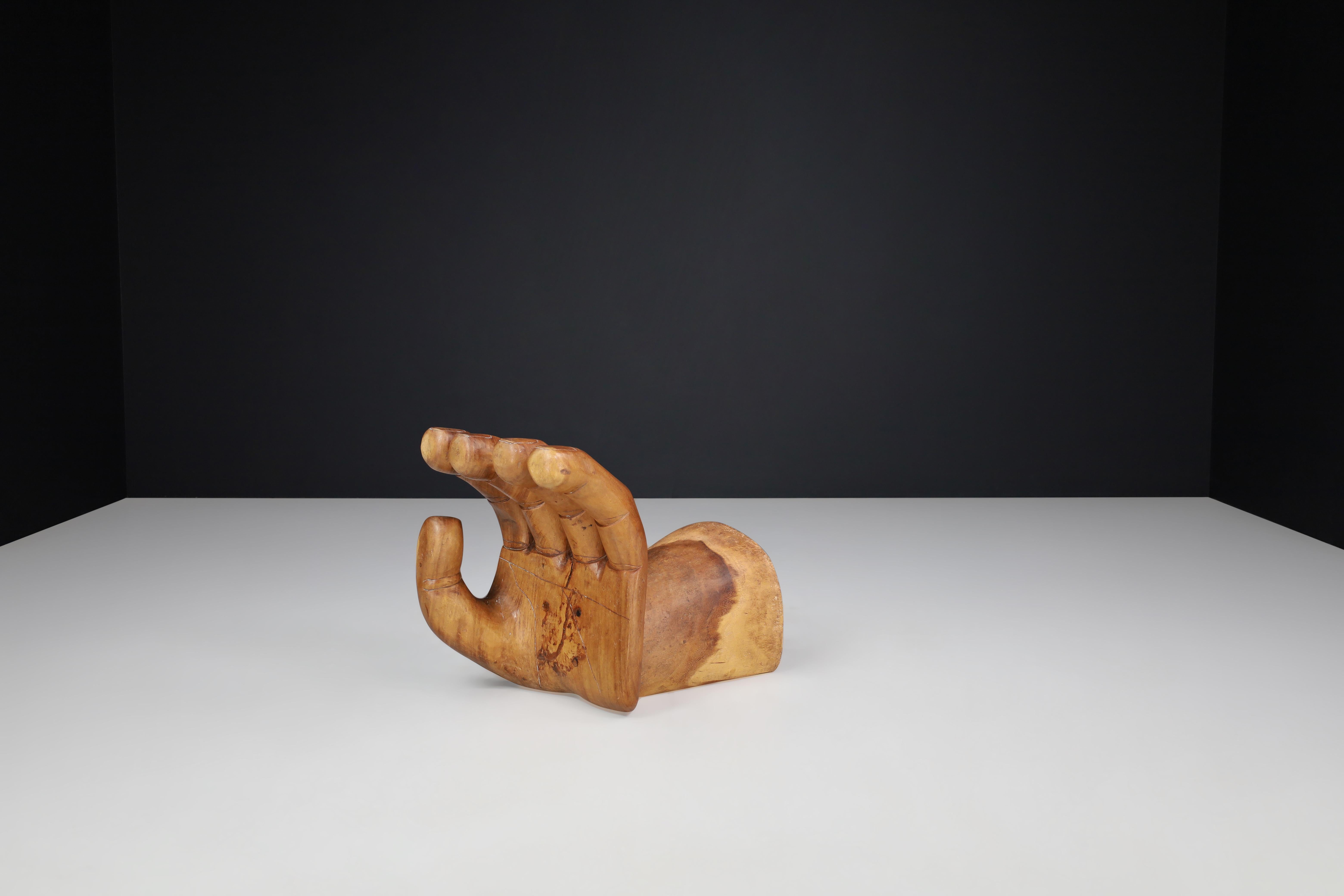 Sedia a mano scultorea moderna di metà secolo nello stile di Pedro Friedeberg, anni '70 In condizioni buone in vendita a Almelo, NL