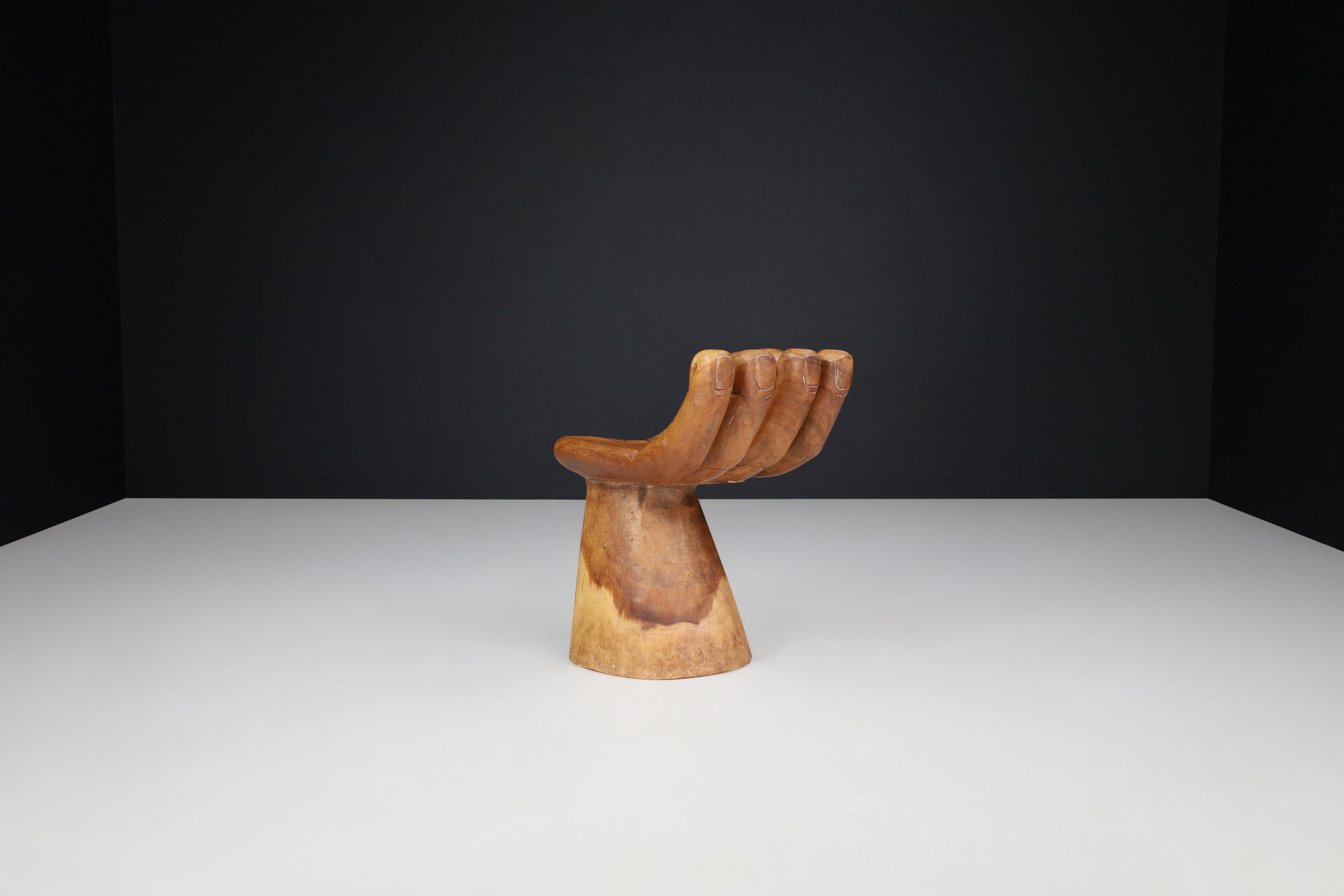 Fine XX secolo Sedia a mano scultorea moderna di metà secolo nello stile di Pedro Friedeberg, anni '70 in vendita