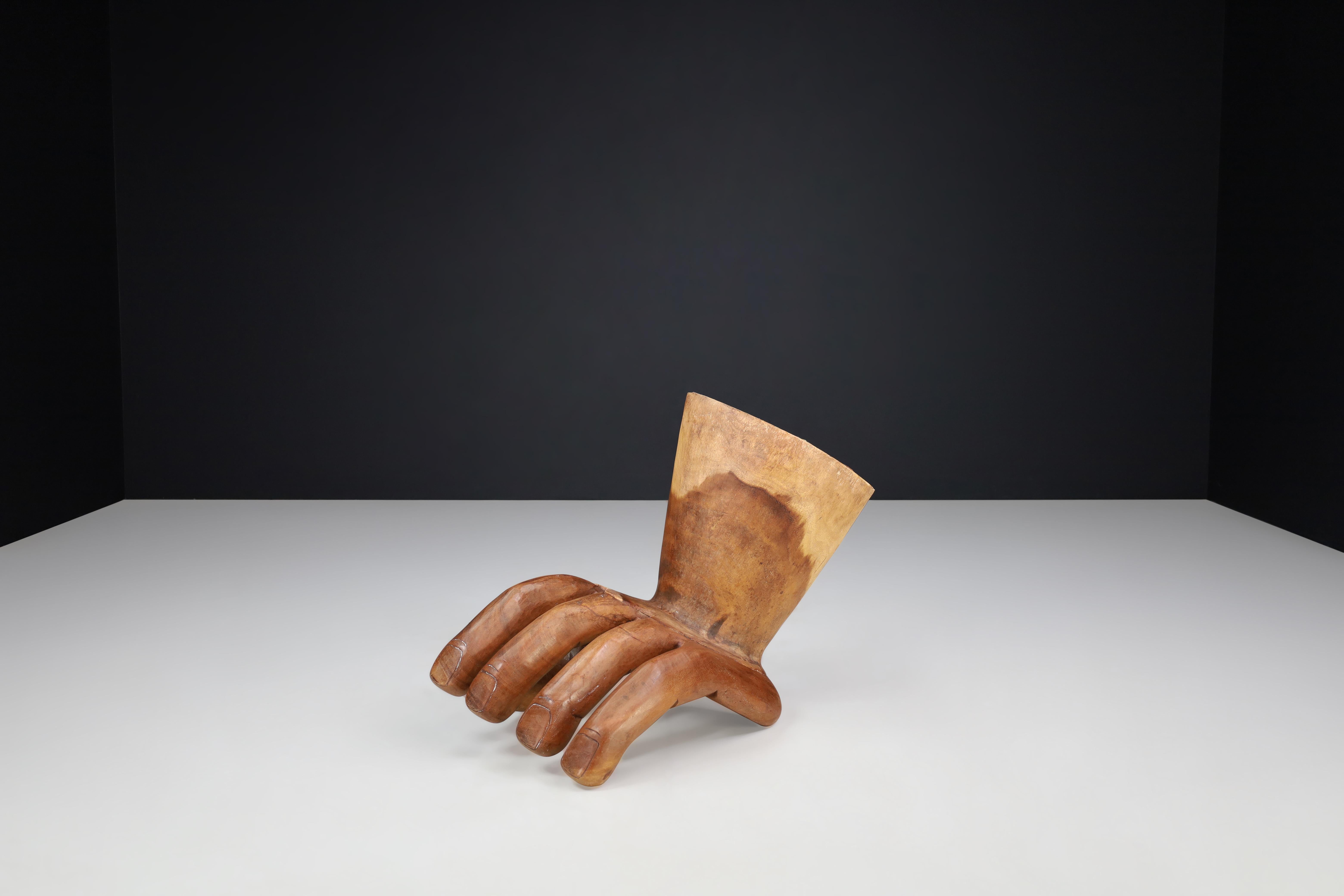 Sedia a mano scultorea moderna di metà secolo nello stile di Pedro Friedeberg, anni '70 in vendita 2