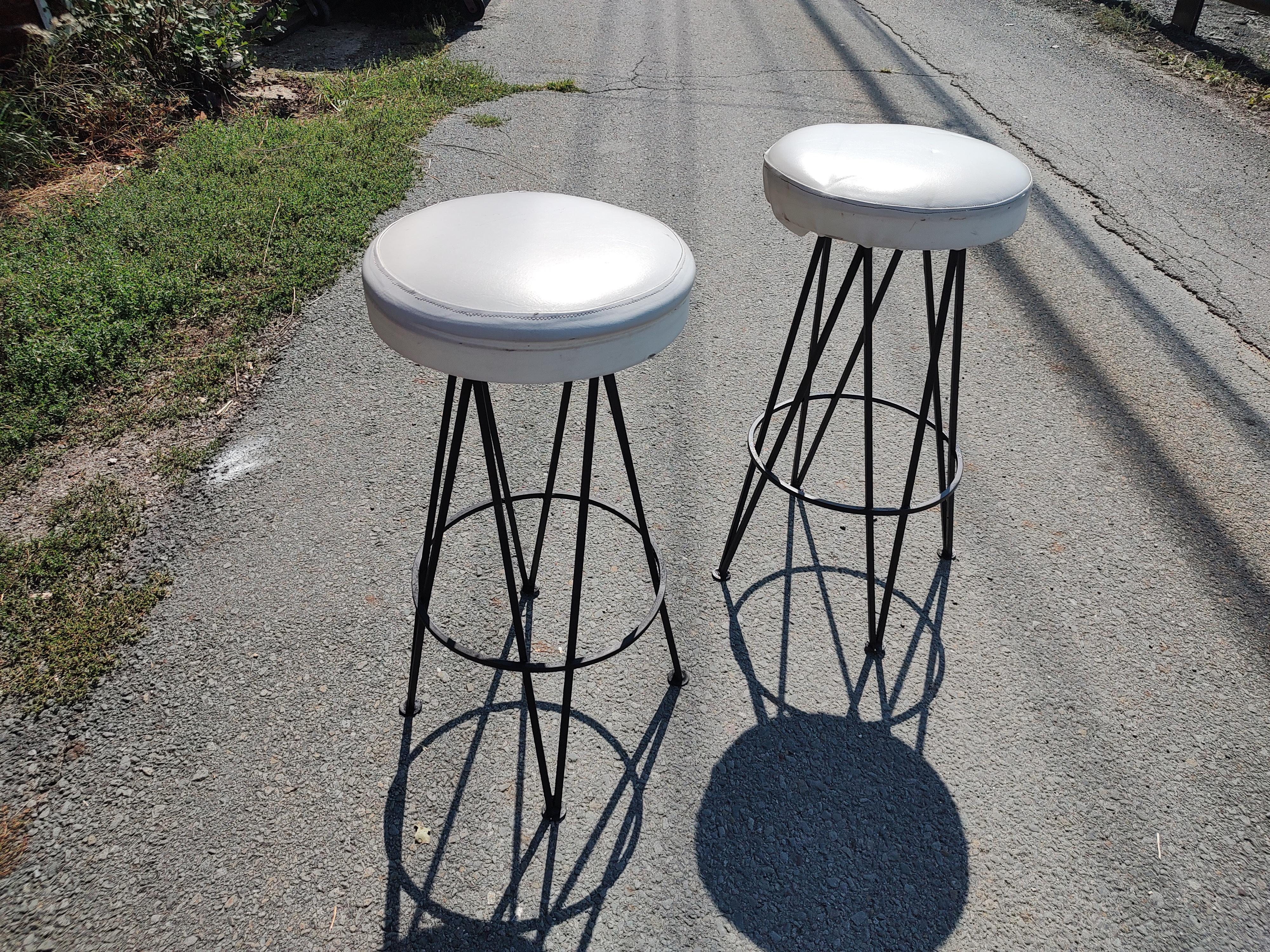 Mid-Century Modern Sculptural Iron Bar Stools 4 Available In Good Condition For Sale In Port Jervis, NY