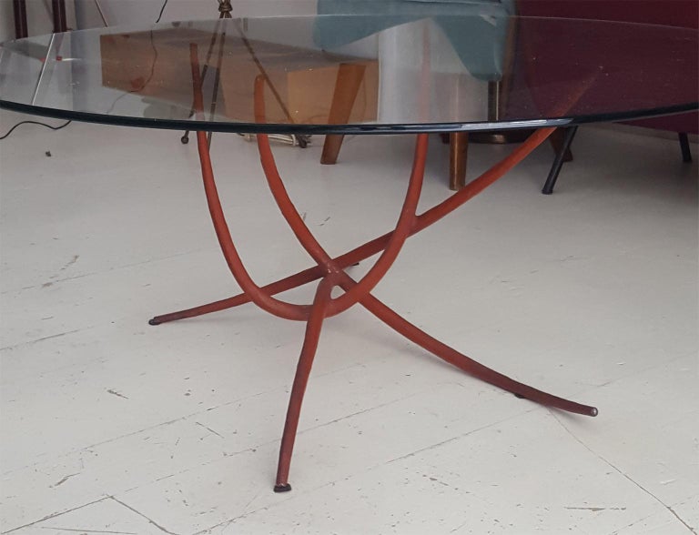 Mid-Century Modern Sculptural Iron Coffee Table with Glass Top, Italy, 1950s In Good Condition For Sale In Milano, IT