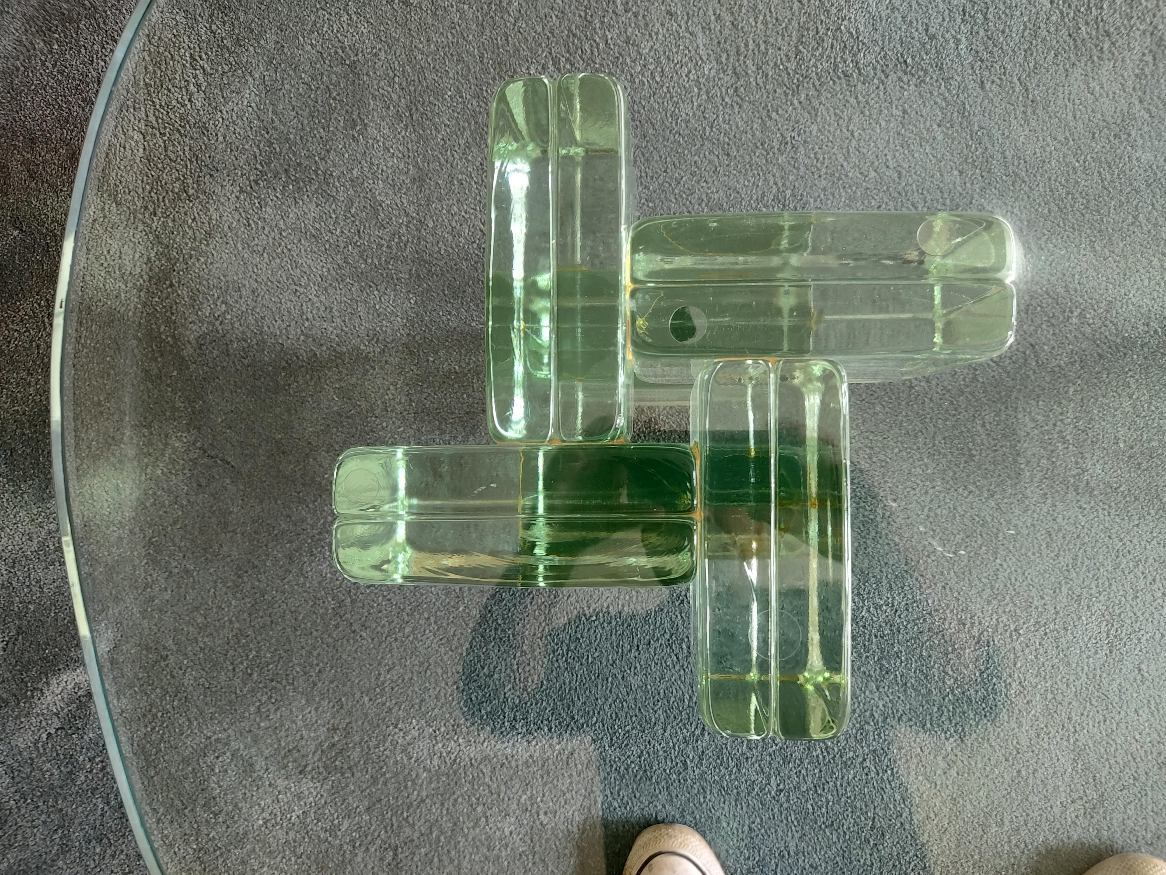 Mid-Century Modern Sculptural Italian Glass Block Cocktail Table In Good Condition For Sale In Port Jervis, NY