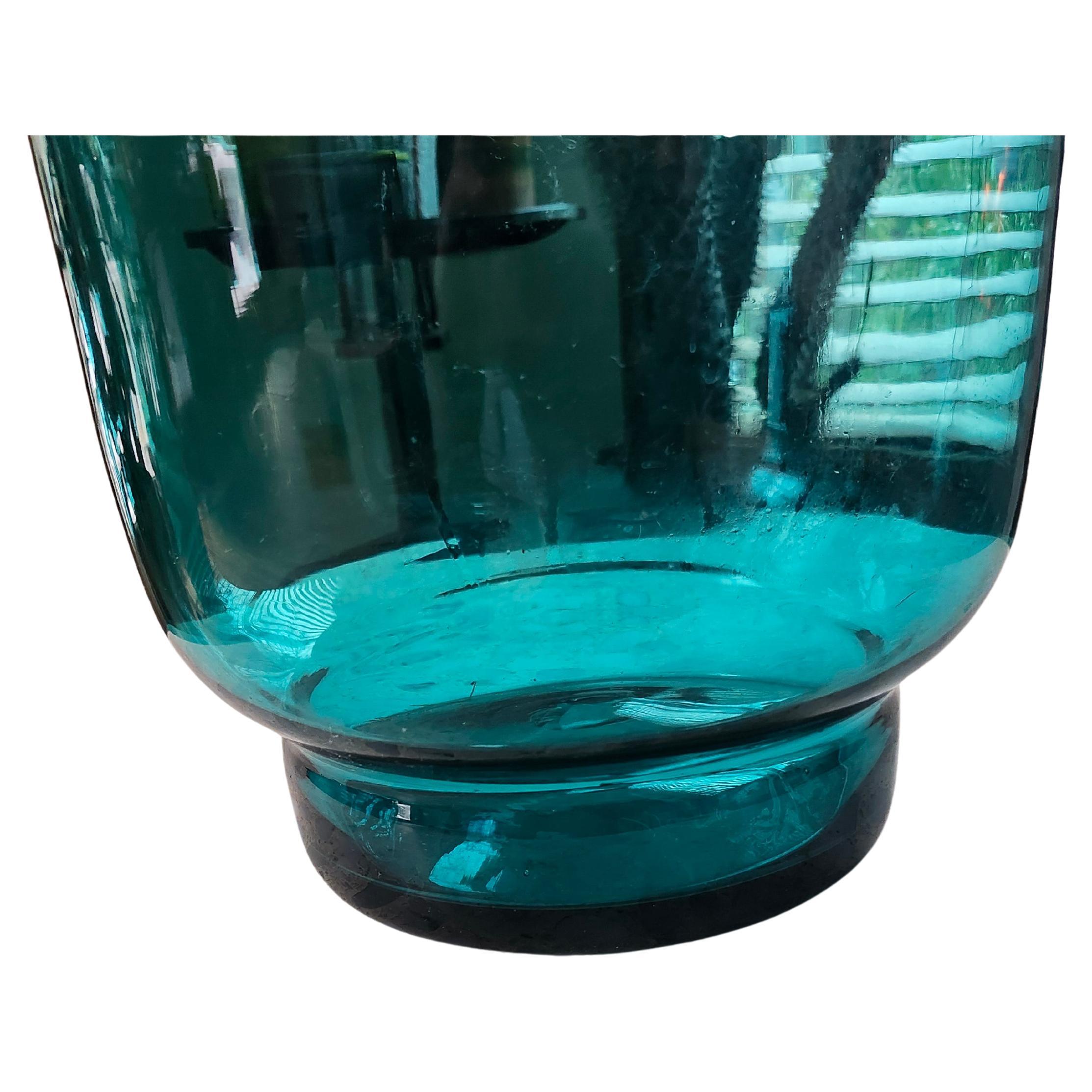 Mid-Century Modern Grand vase bleu sculptural du milieu du siècle par Blenko Bottle Form C1960 en vente