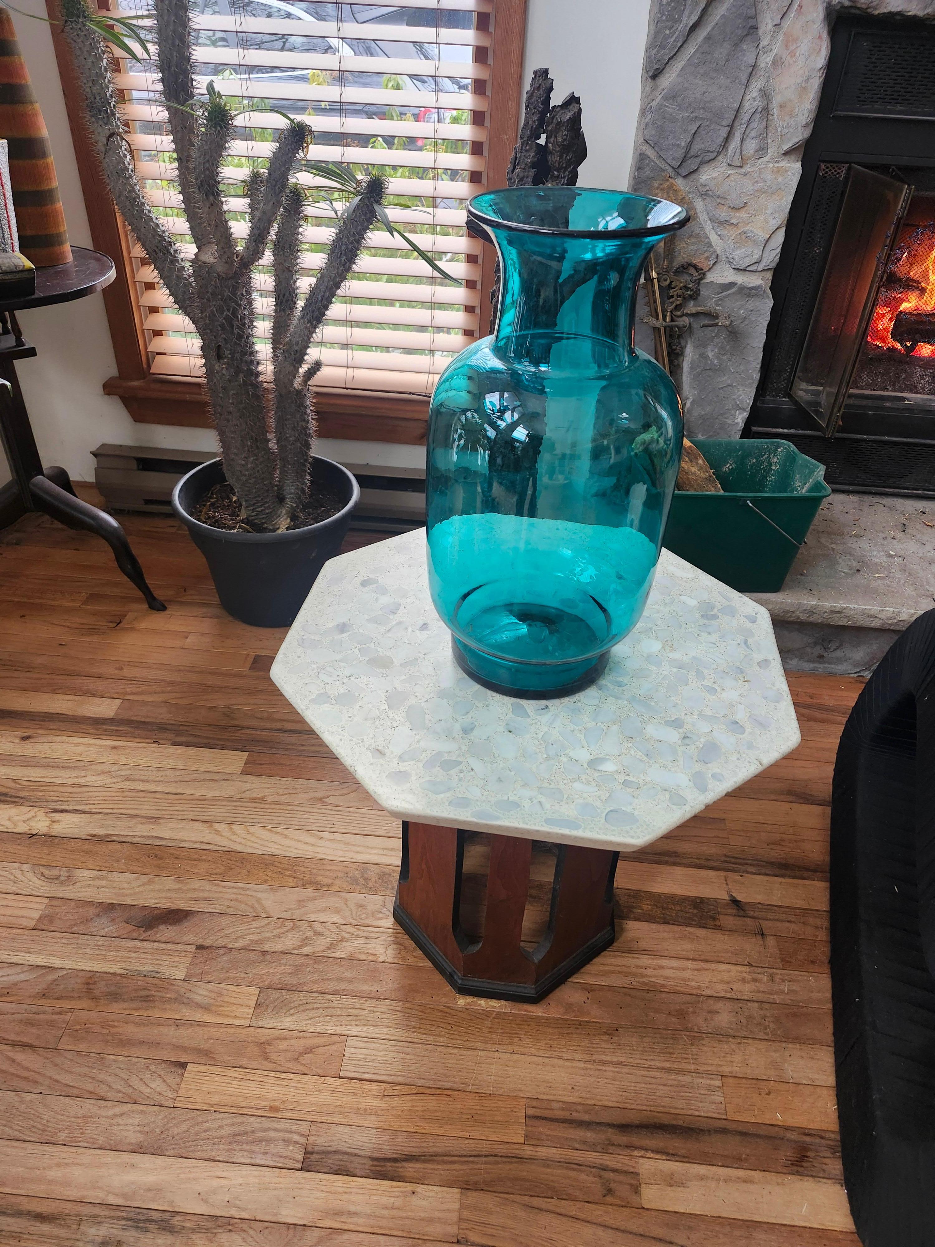 Grand vase bleu sculptural du milieu du siècle par Blenko Bottle Form C1960 en vente 1