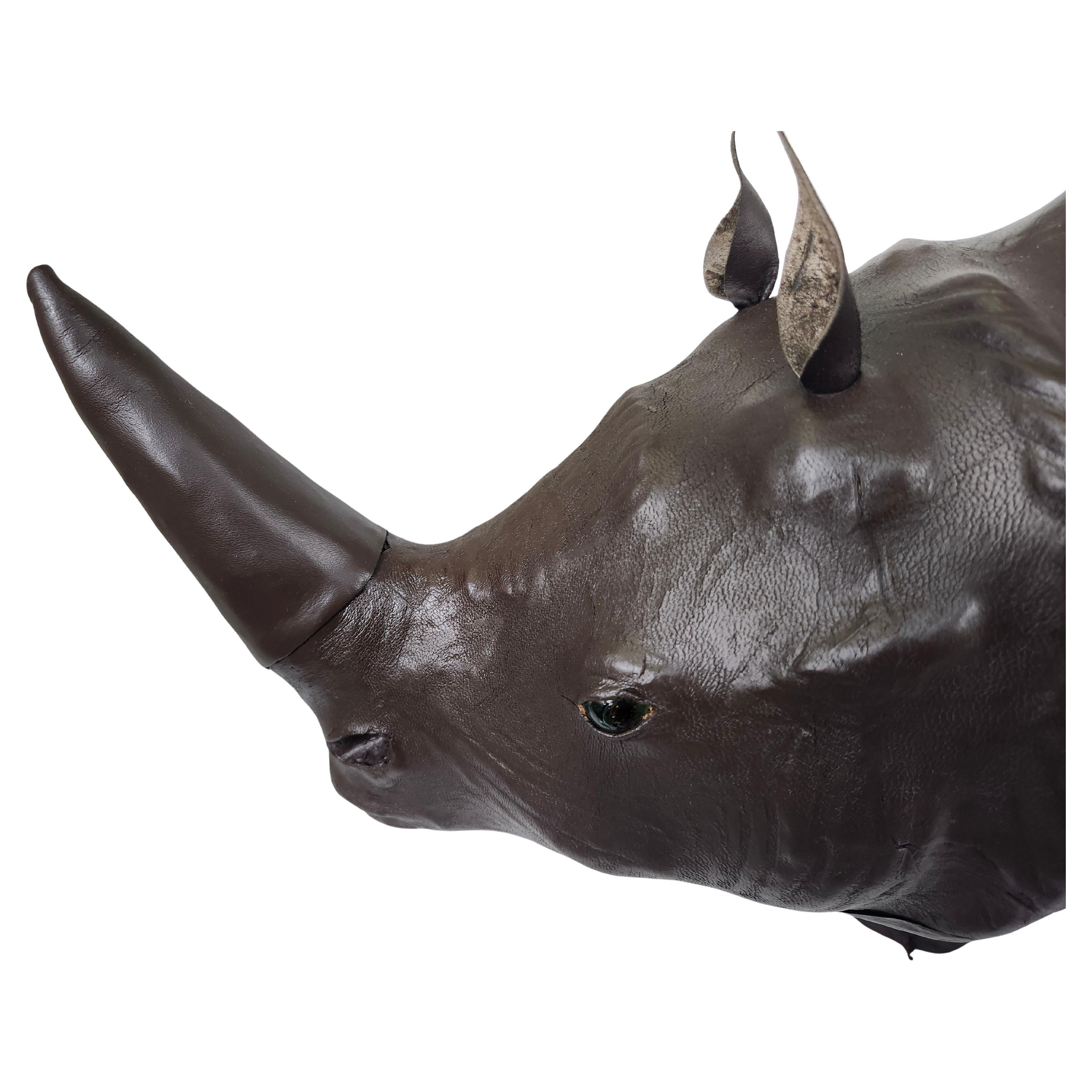 Skulpturale Nashorn-Ottomane aus Leder aus der Mitte des Jahrhunderts von Abercrombie & Fitch (Handgefertigt) im Angebot