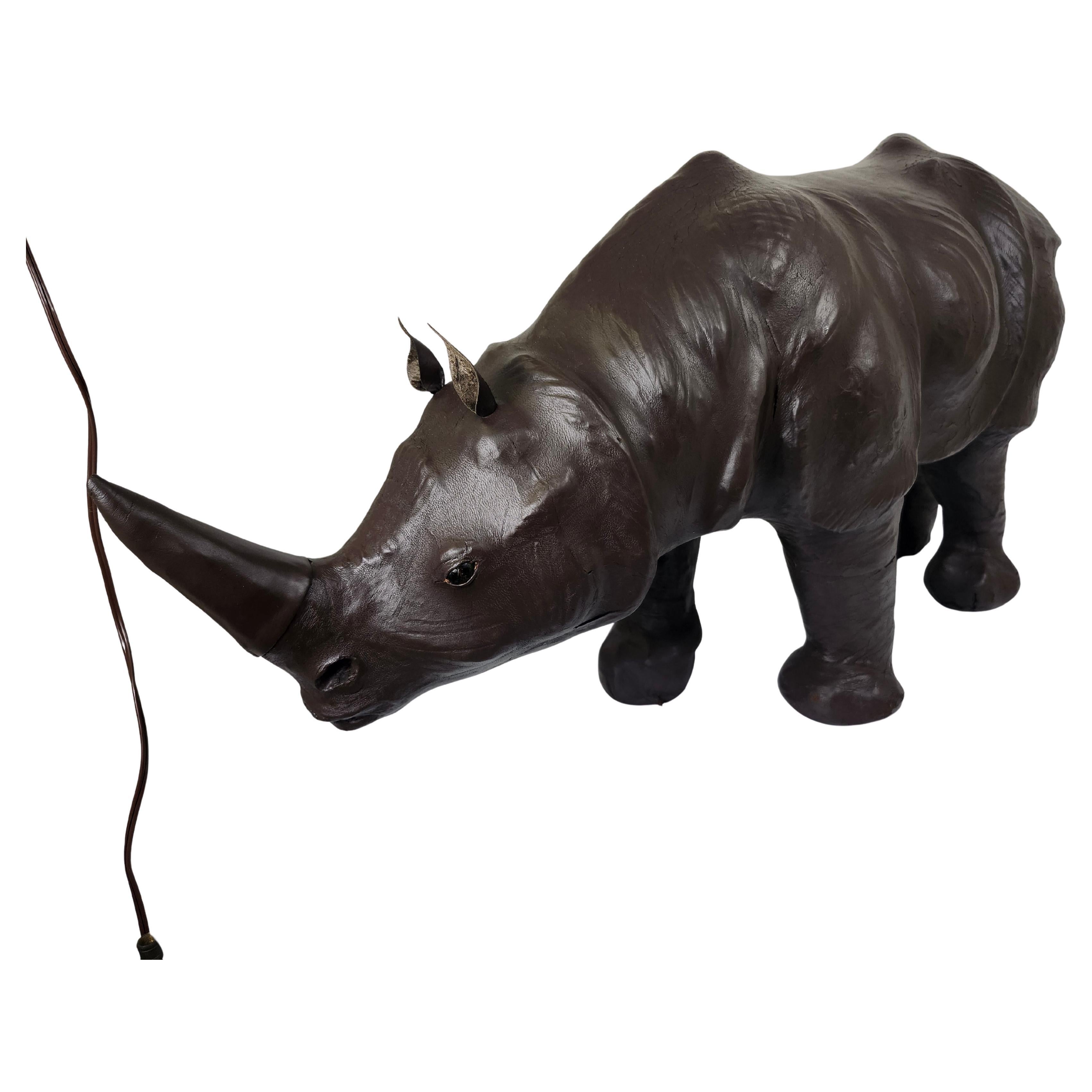 Skulpturale Nashorn-Ottomane aus Leder aus der Mitte des Jahrhunderts von Abercrombie & Fitch im Angebot 1