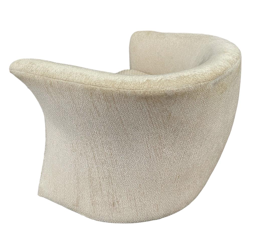 American Mid-Century Modern Sculptural Lounge Chair by Vladimir Kagan for Directional For Sale