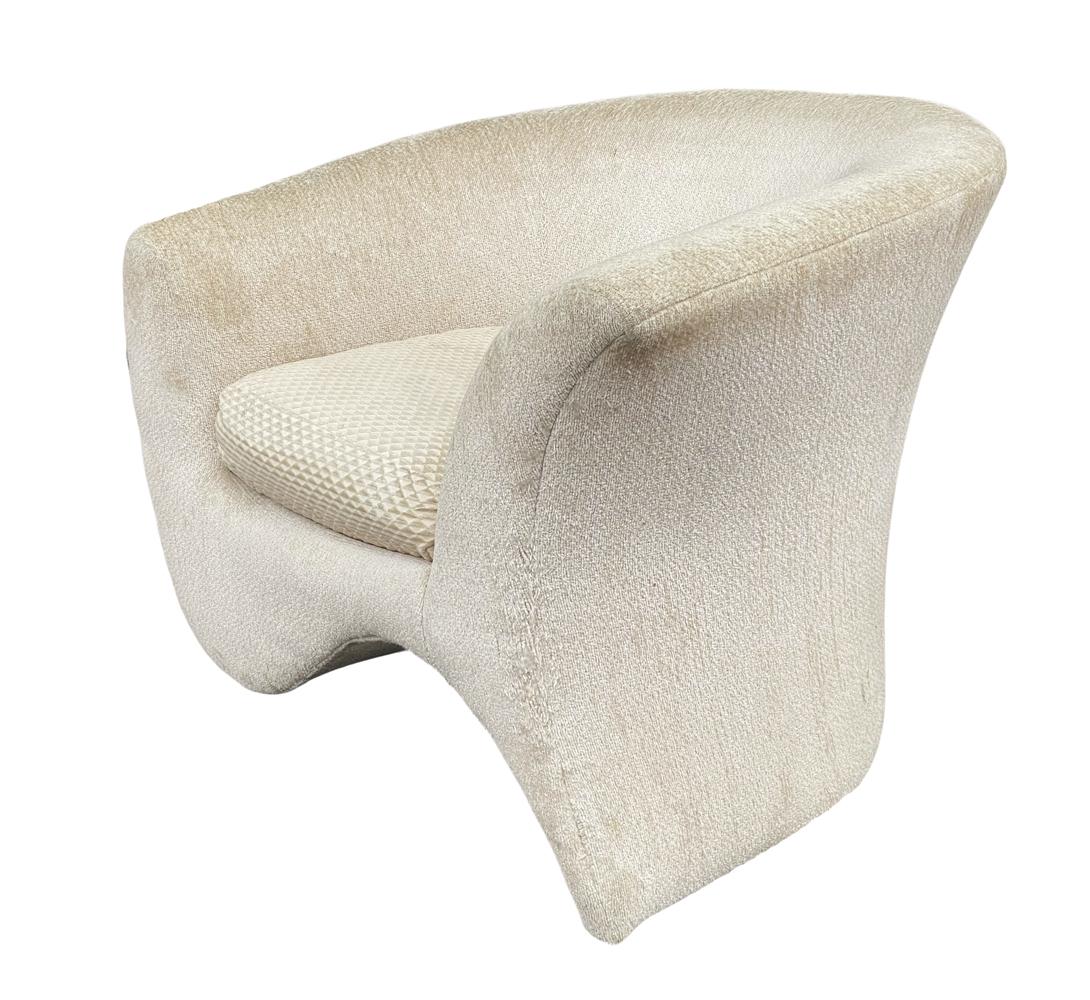 Fabric Mid-Century Modern Sculptural Lounge Chair by Vladimir Kagan for Directional For Sale