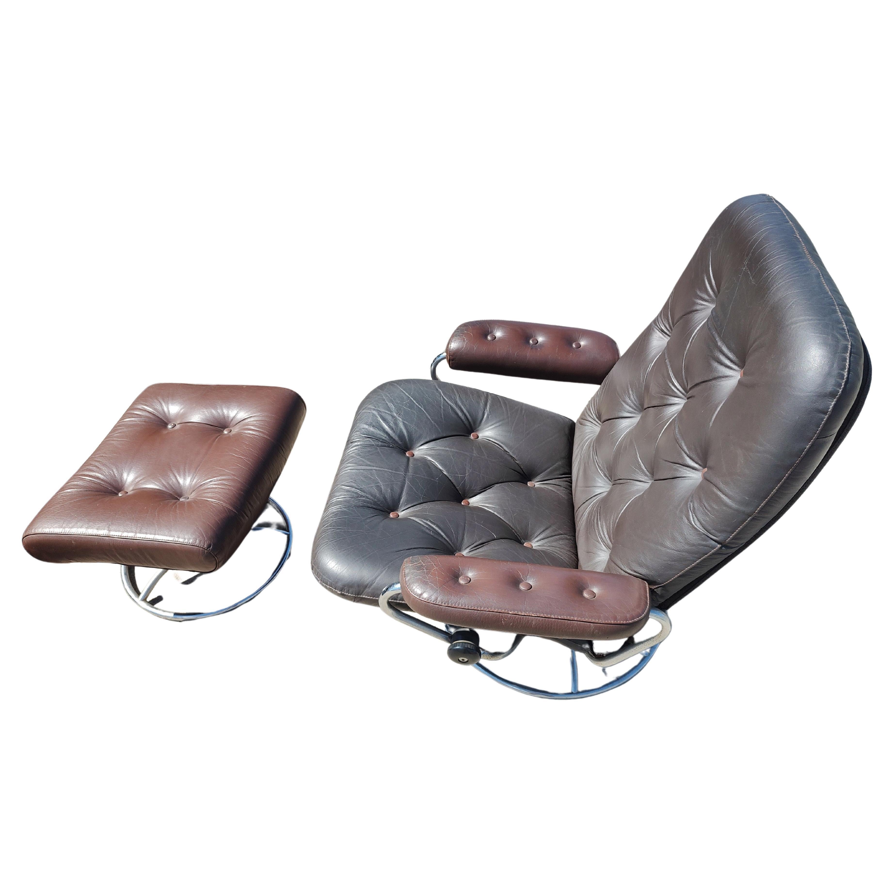 Scandinavian Modern Mid Century Modern Sculptural Lounge Chairs Ekornes Stressless Norway  For Sale