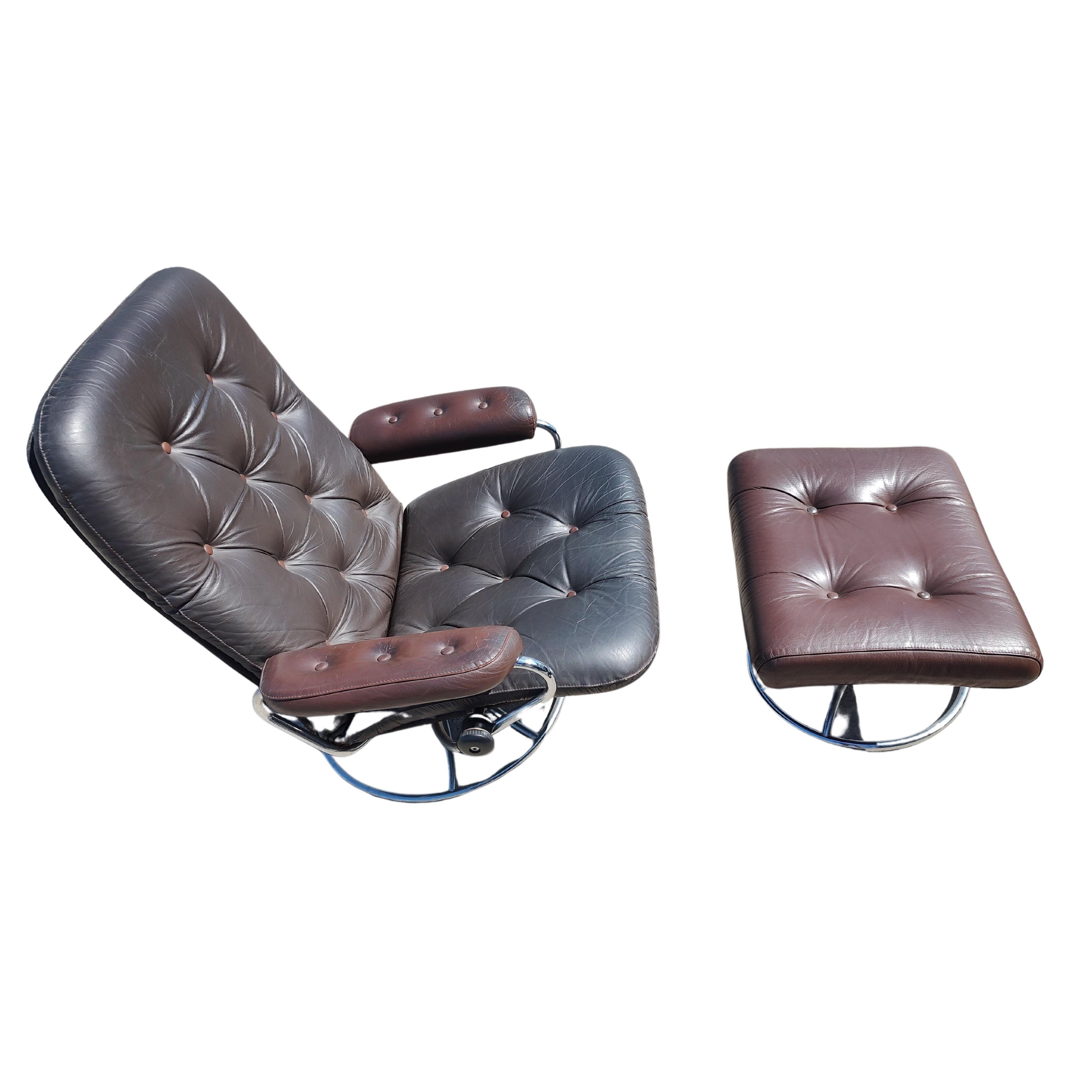 Mid Century Modern Sculptural Lounge Chairs Ekornes Stressless Norway  For Sale