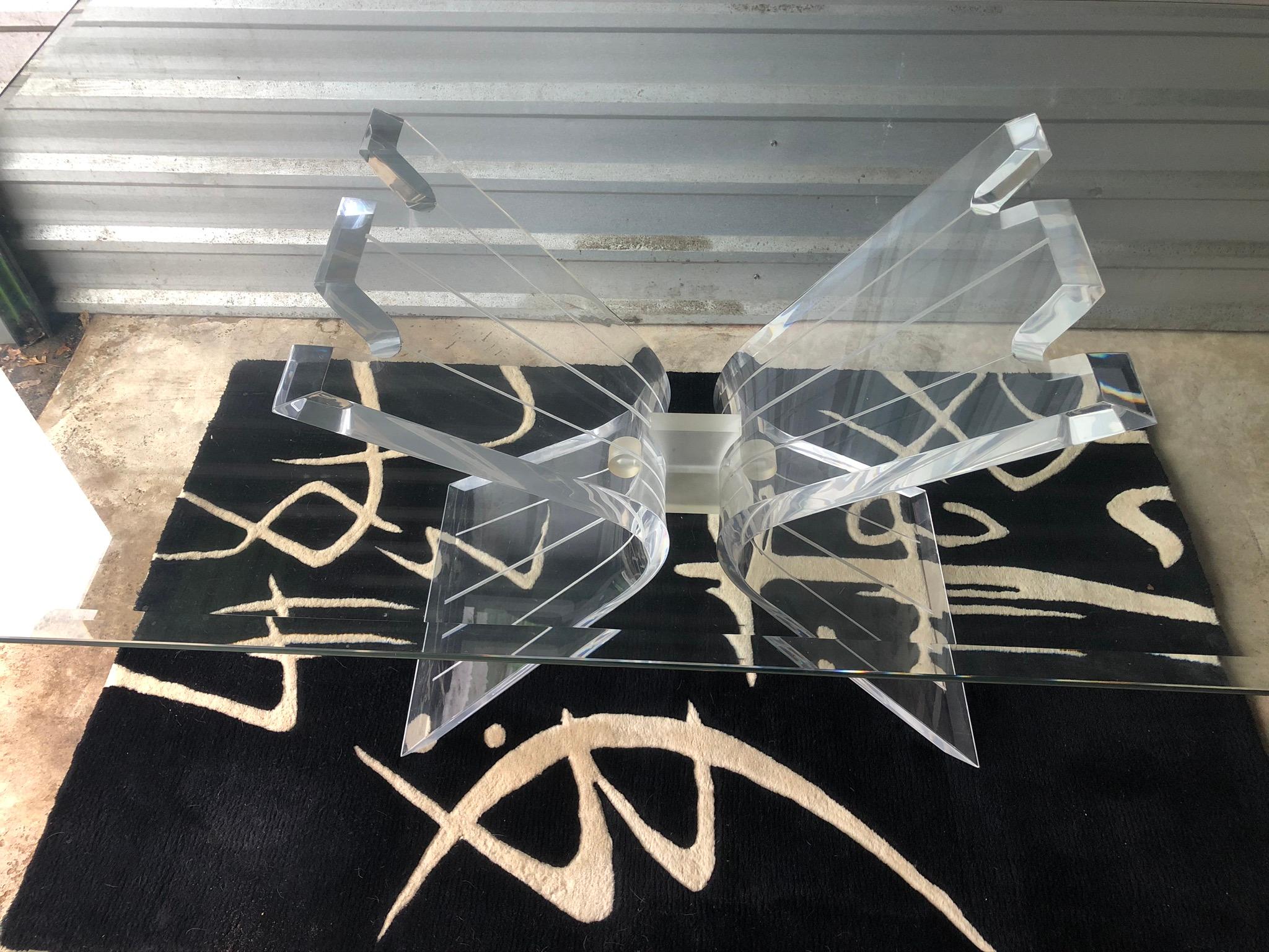 Mid-Century Modern Sculptural Lucite Butterfly Dining Table Lion in Frost Style In Good Condition For Sale In W Allenhurst, NJ