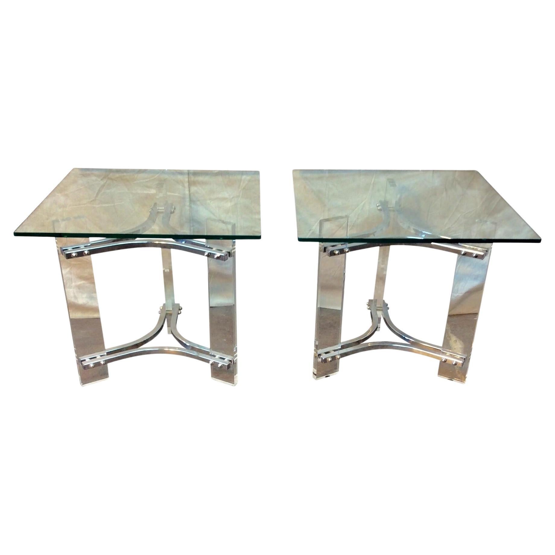  Paire de tables d'appoint sculpturales en chrome lucite et verre de la modernité du milieu du siècle dernier