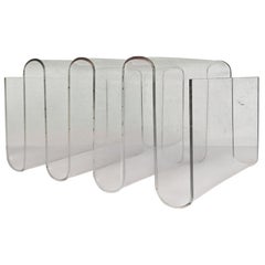 Portariviste scultoreo del Mid Century Modern in plexi, Italia anni
70