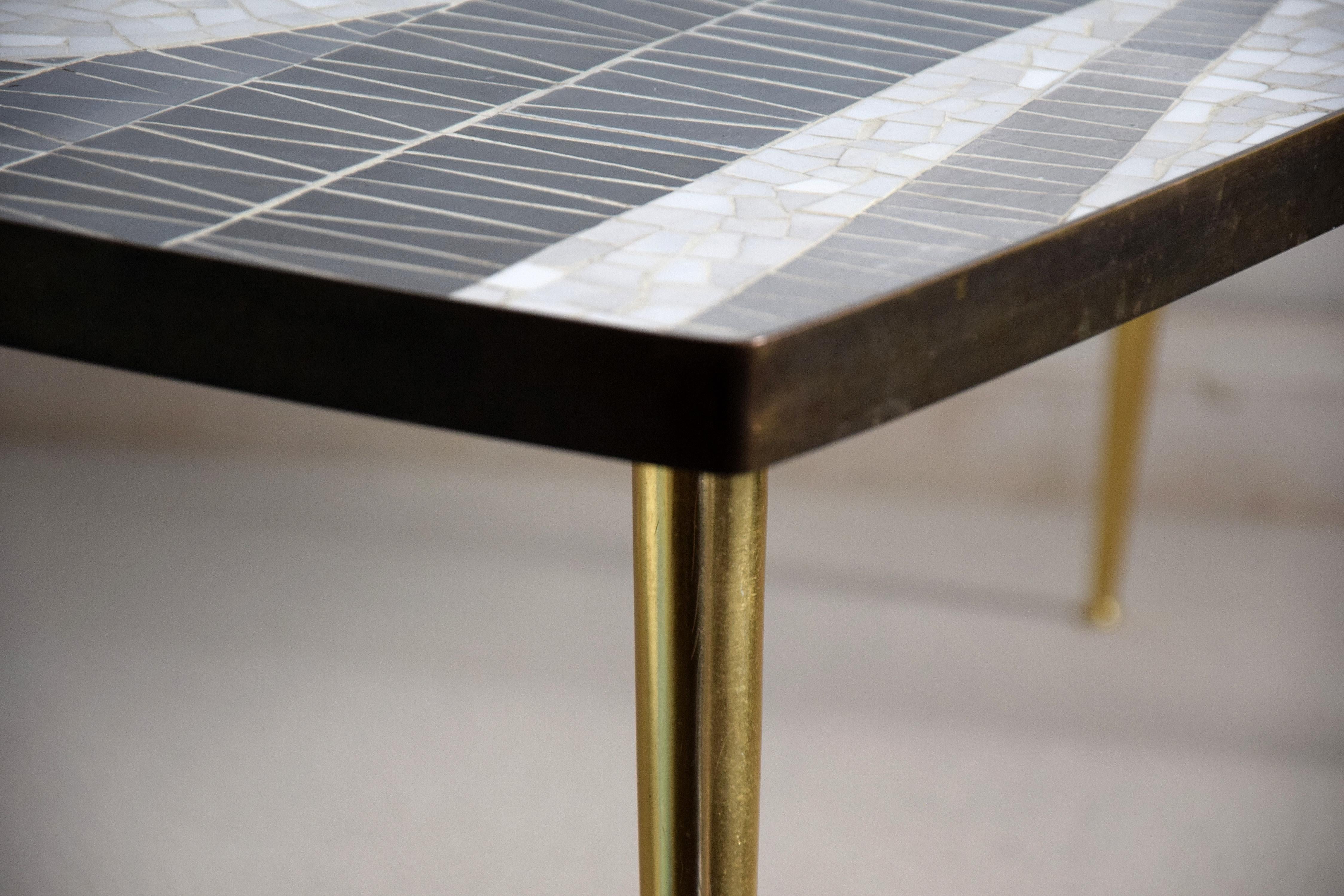 Laiton Table basse sculpturale moderne du milieu du siècle dernier par Berthold Muller en vente
