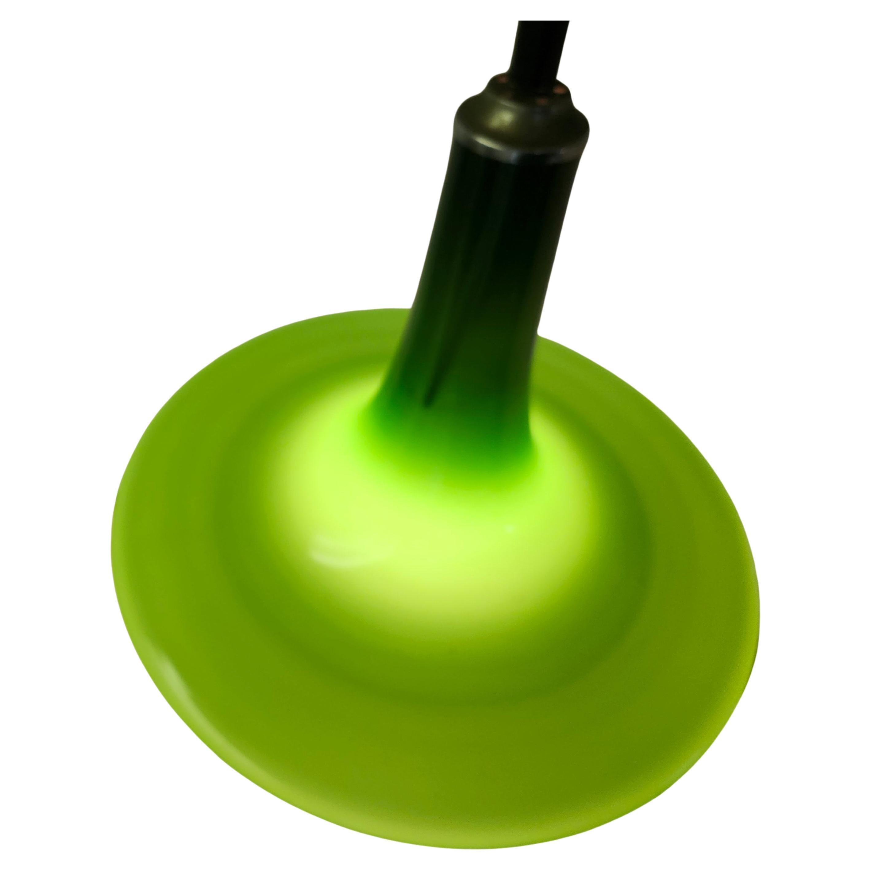 Italiano Lampadario a sospensione regolabile in vetro verde di Murano scultoreo della metà del secolo scorso in vendita