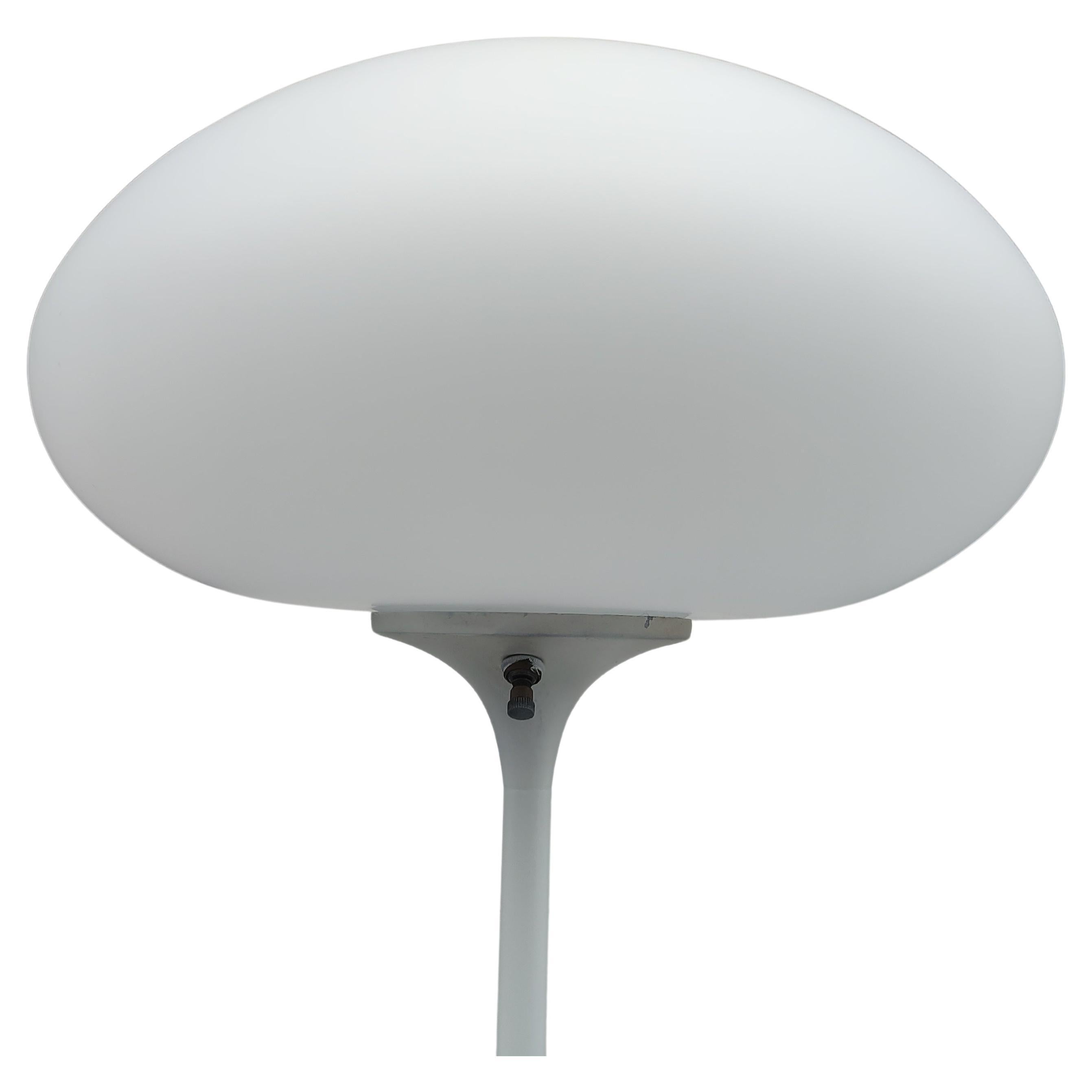 Fabulous mushroom floor lamp by the Laurel Lamp Company designed by Bill Curry c1965. Base has been resprayed satin white, shade is flawless. A beautiful piece of art.