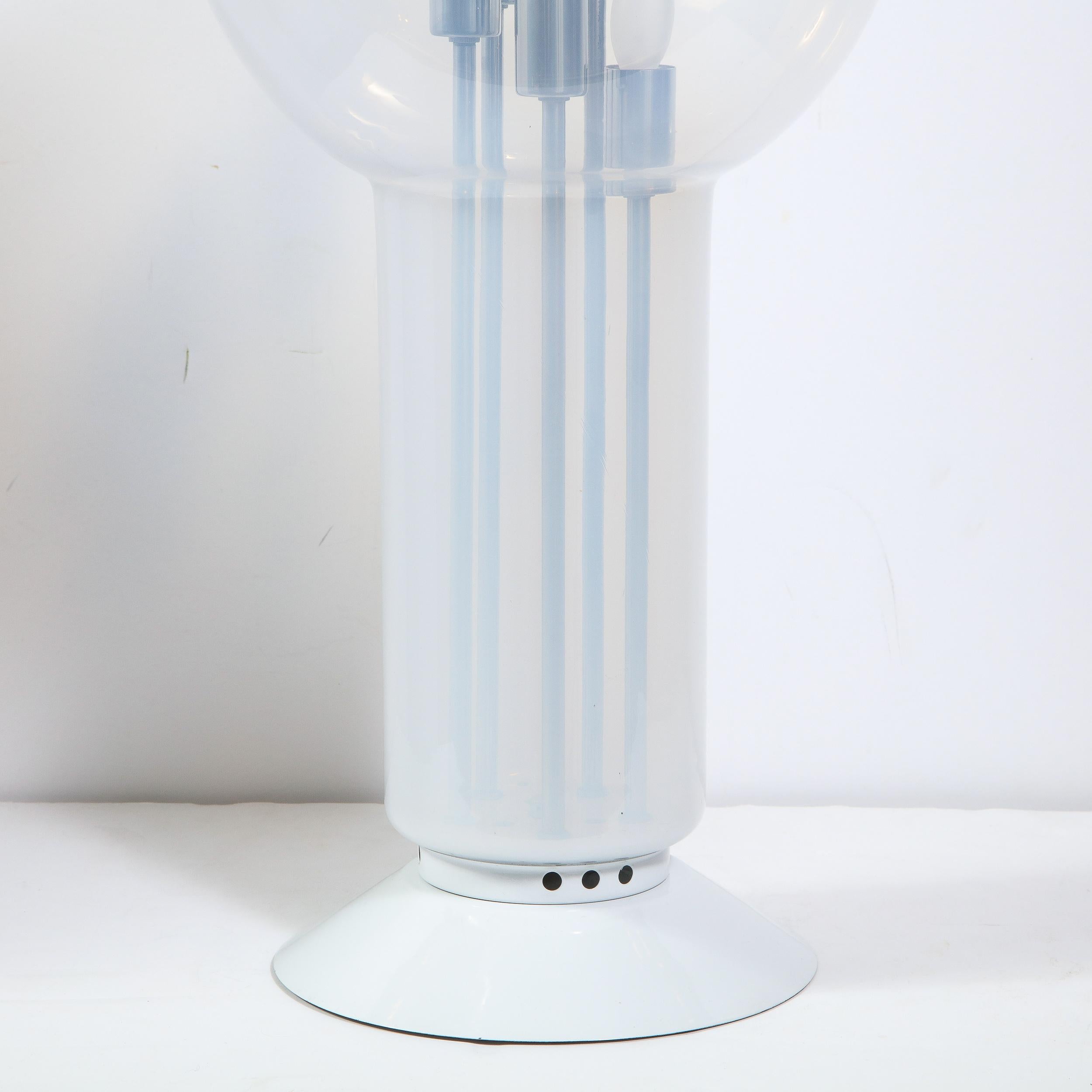italien Lampe de bureau sculpturale en verre opalescent, moderne du milieu du siècle dernier en vente