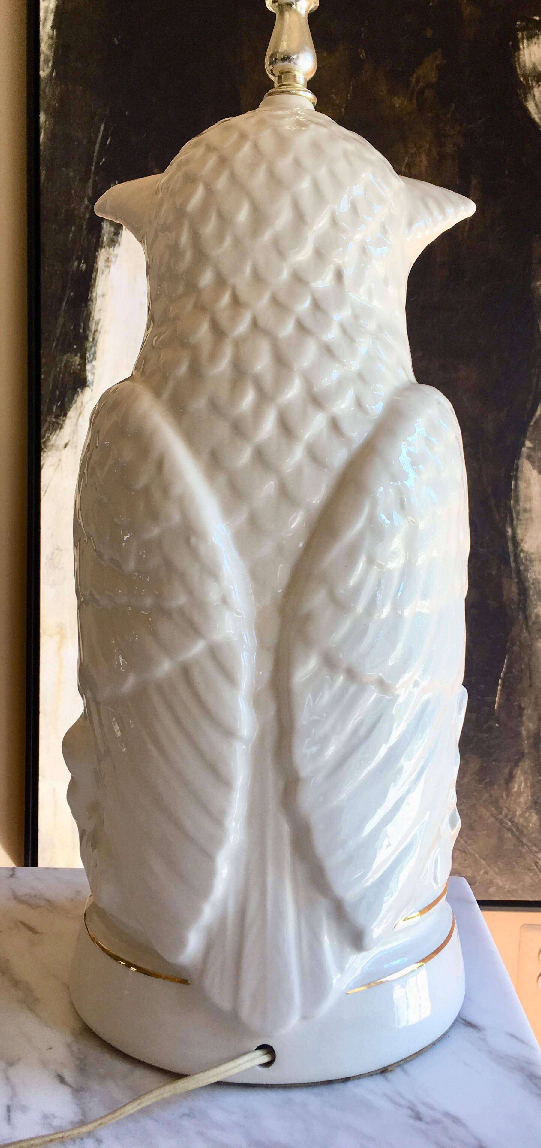 Mid-Century Modern Sculptural Owl Table Lamp In Good Condition In Lambertville, NJ