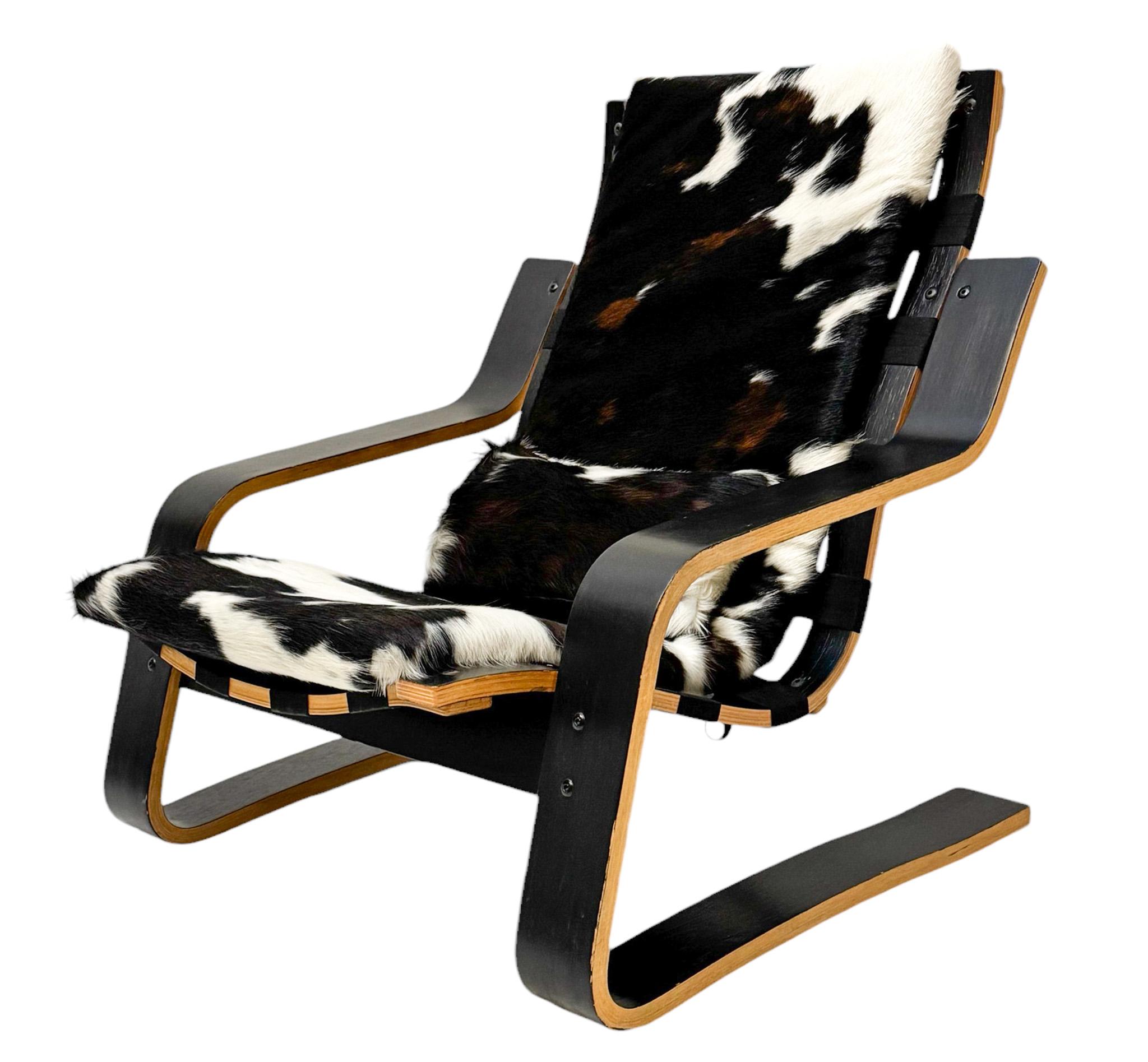 Moderner skulpturaler Sperrholz-Loungesessel aus der Mitte des Jahrhunderts, Niederlande 1970er Jahre (Niederländisch) im Angebot