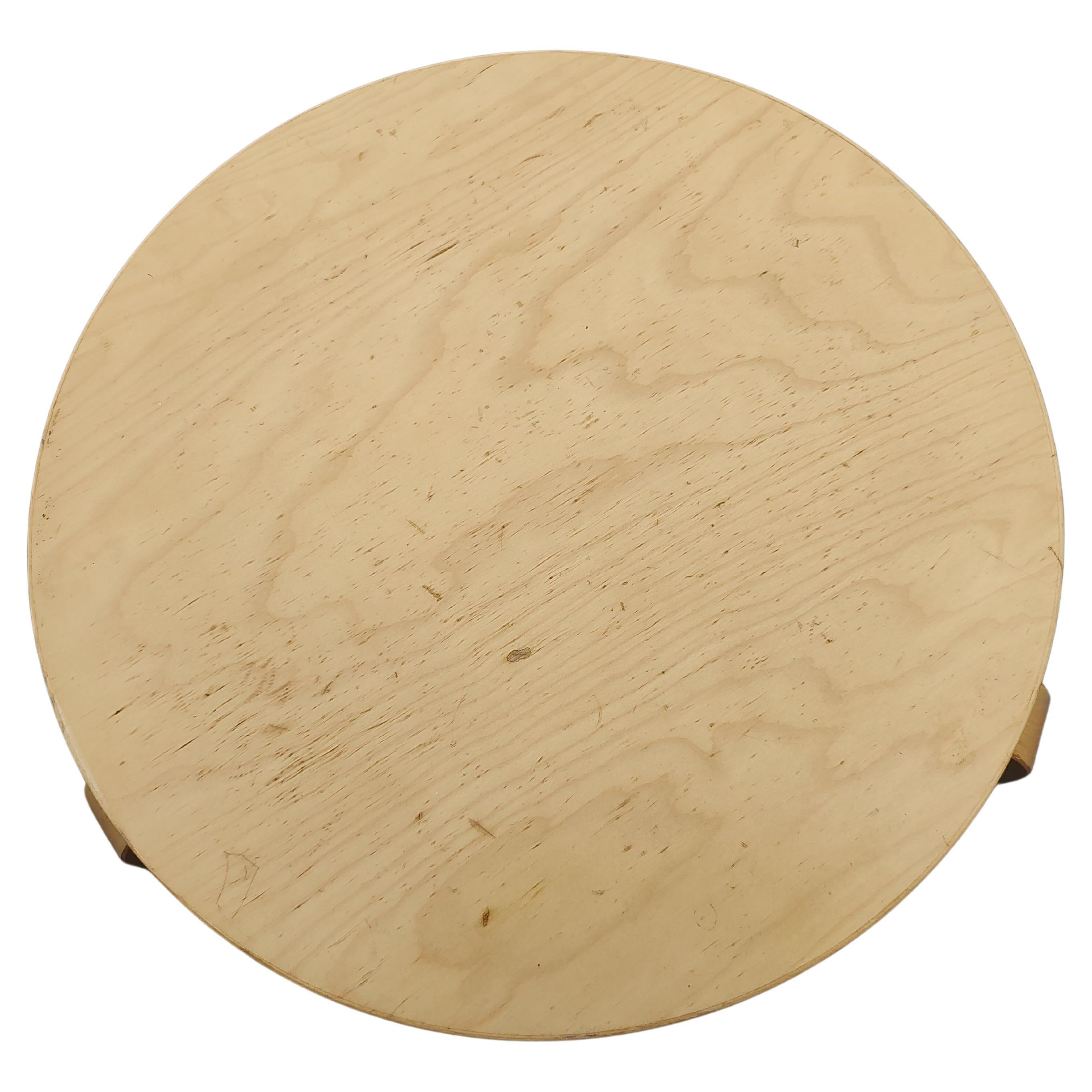 Hand-Crafted Mid Century Modern Sculptural Round with Bent Legs by Alvar Aalto for Artek For Sale