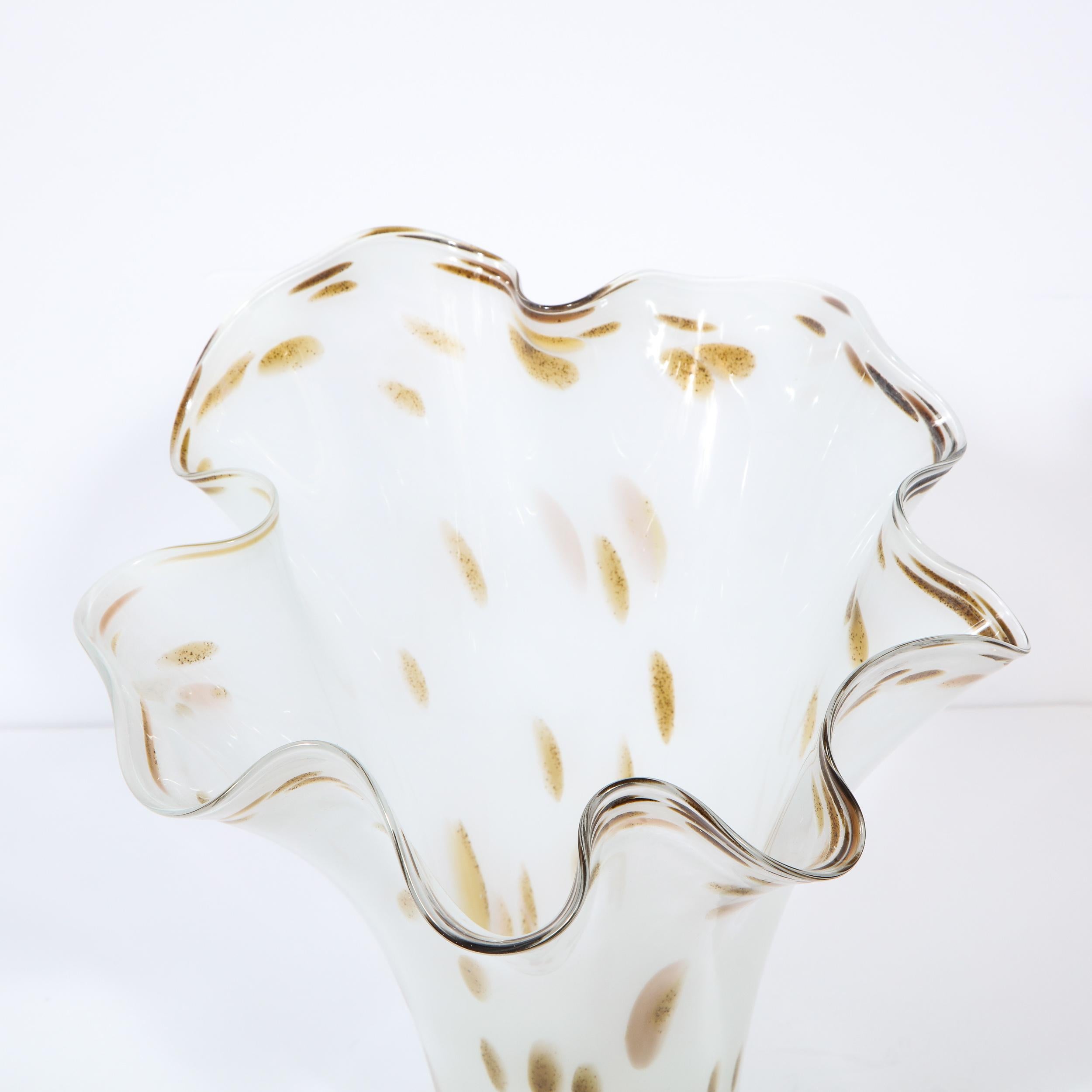 Mid-Century Modern Sculptural Scalloped Handblown Murano Vase 3