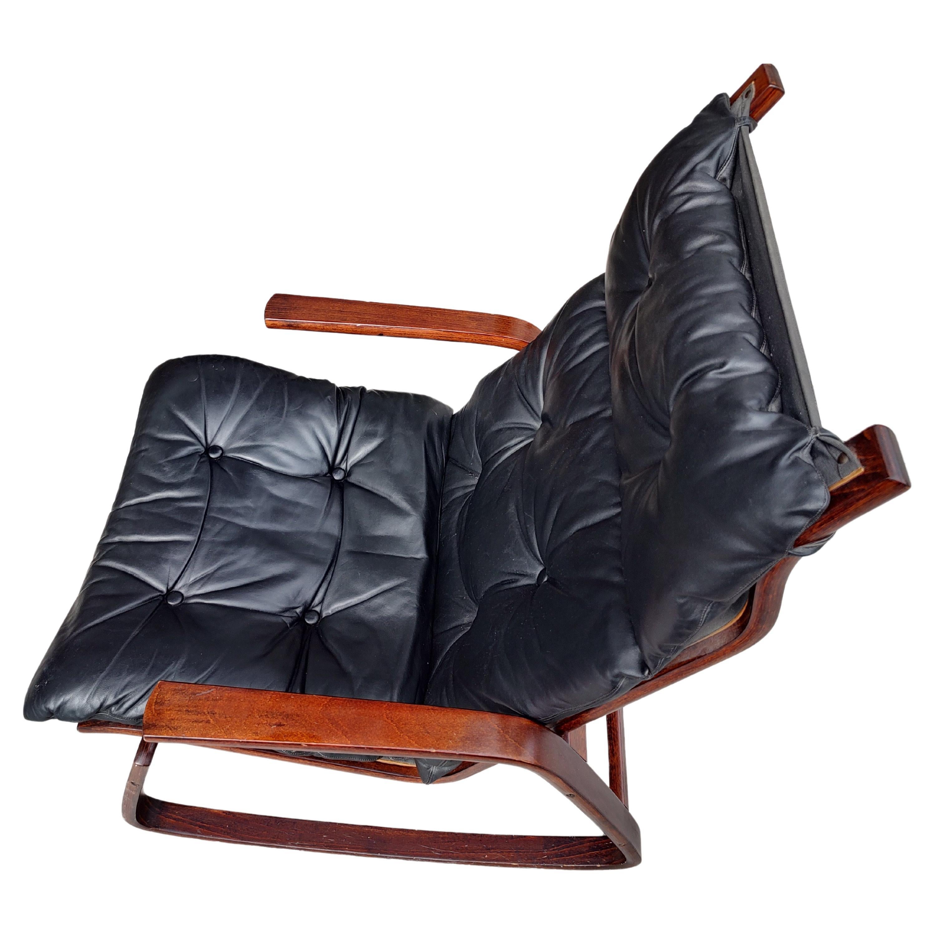Scandinave moderne The Moderns Modern Sculptural Scandinavian Rosewood and Leather Rocker Westnofa en vente