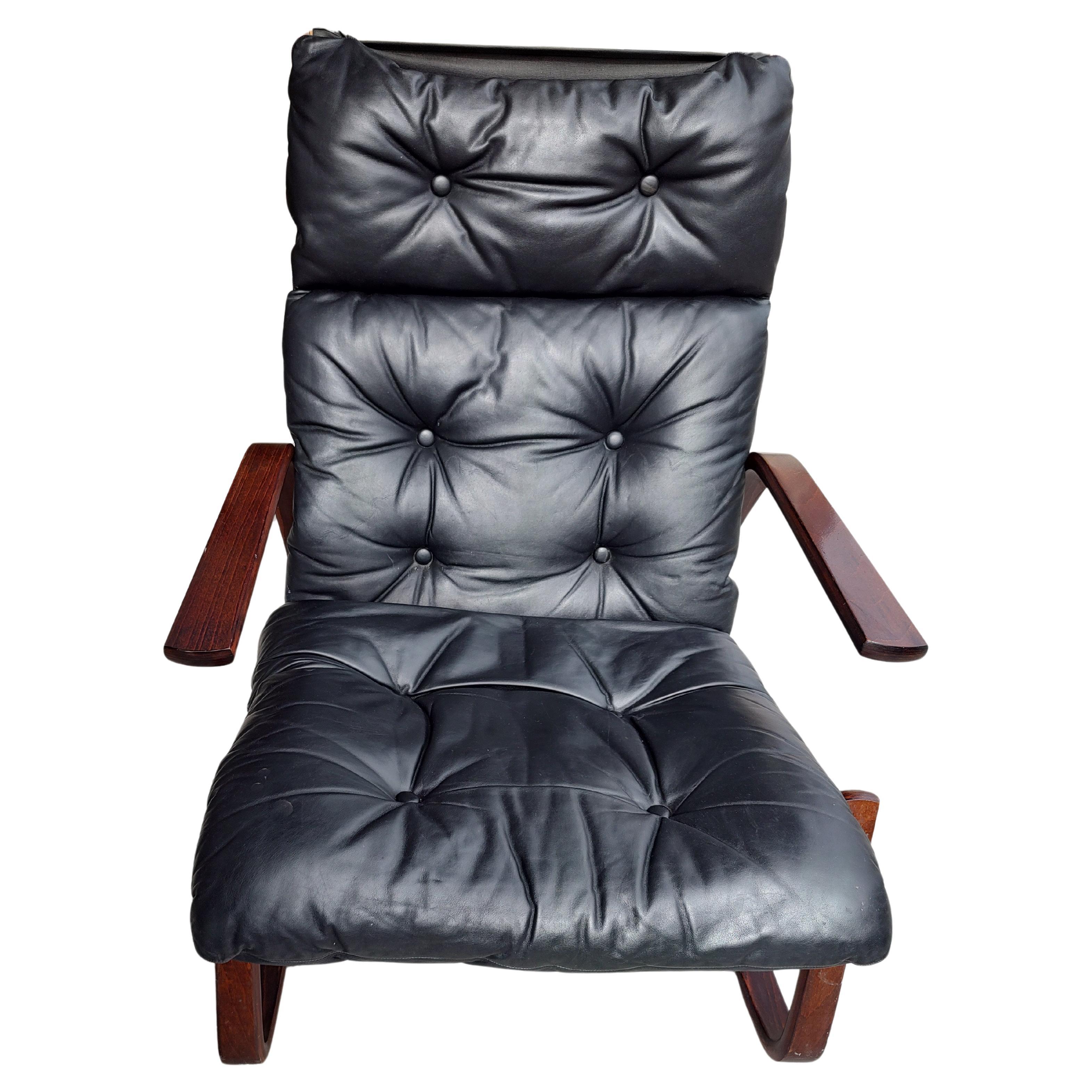 The Moderns Modern Sculptural Scandinavian Rosewood and Leather Rocker Westnofa Bon état - En vente à Port Jervis, NY