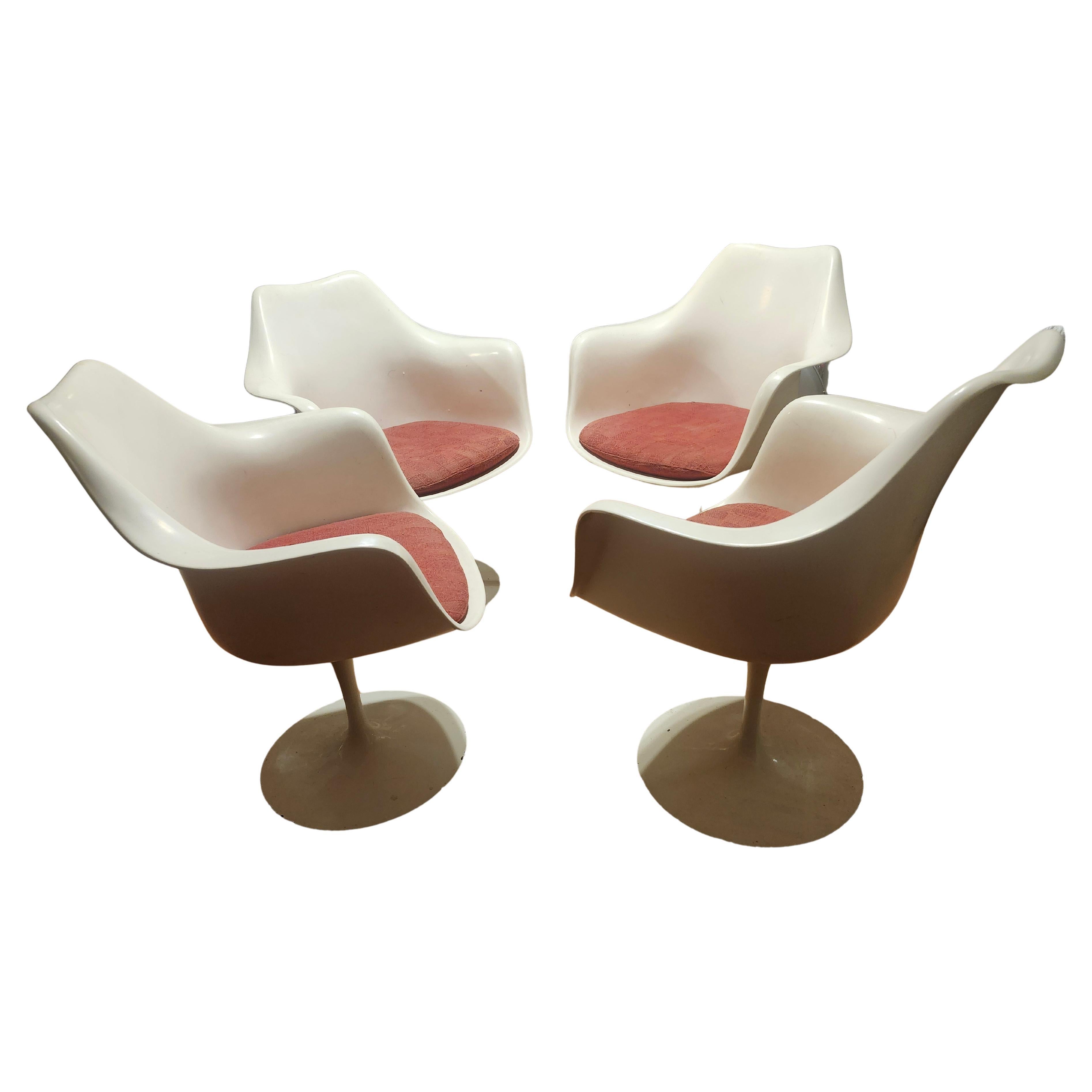 Fine XX secolo Set di 4 poltrone da pranzo Eero Saarinen Knoll Tulip, scultura moderna di metà secolo in vendita