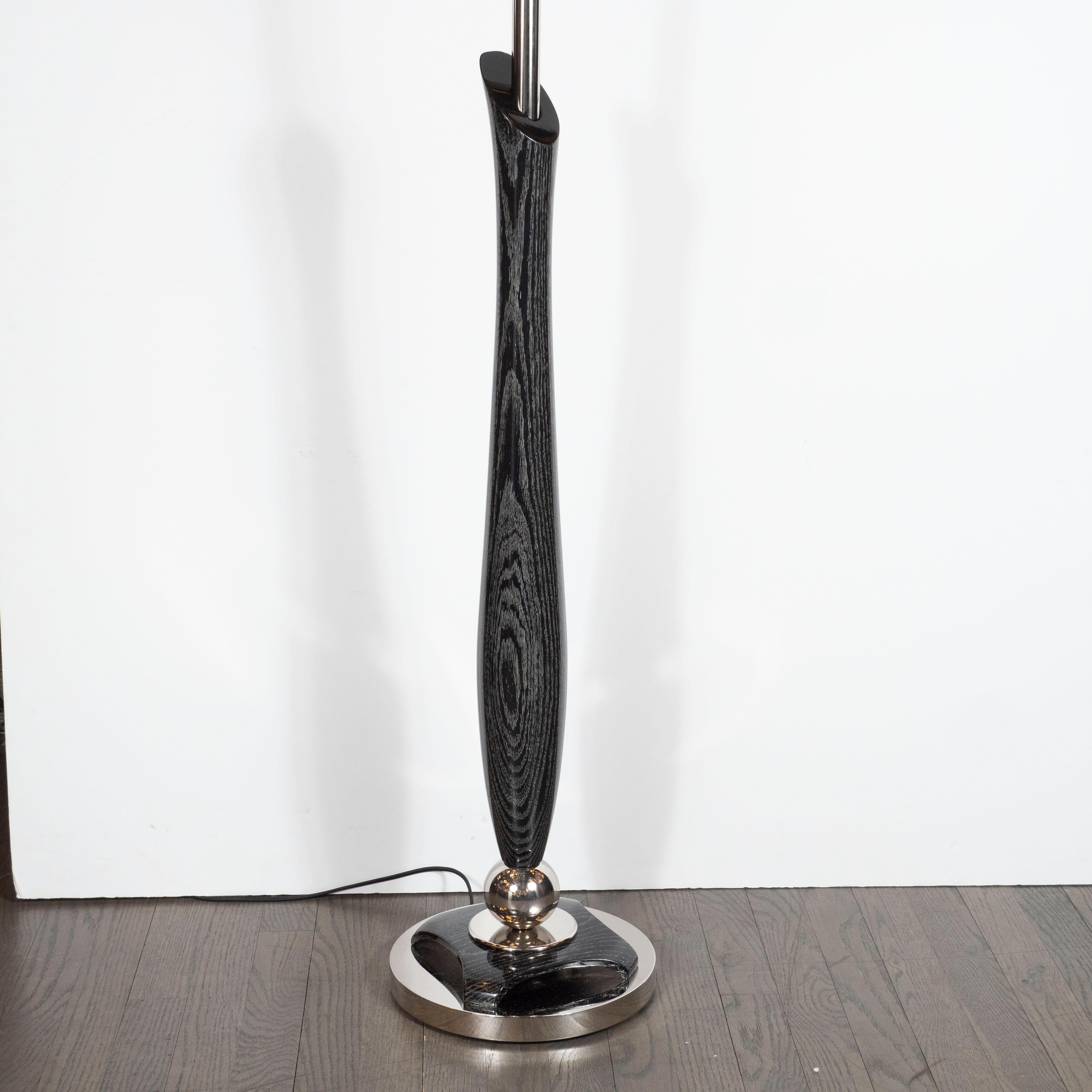 Cérusé Lampadaire sculptural moderne du milieu du siècle en céramique argentée et aluminium brossé