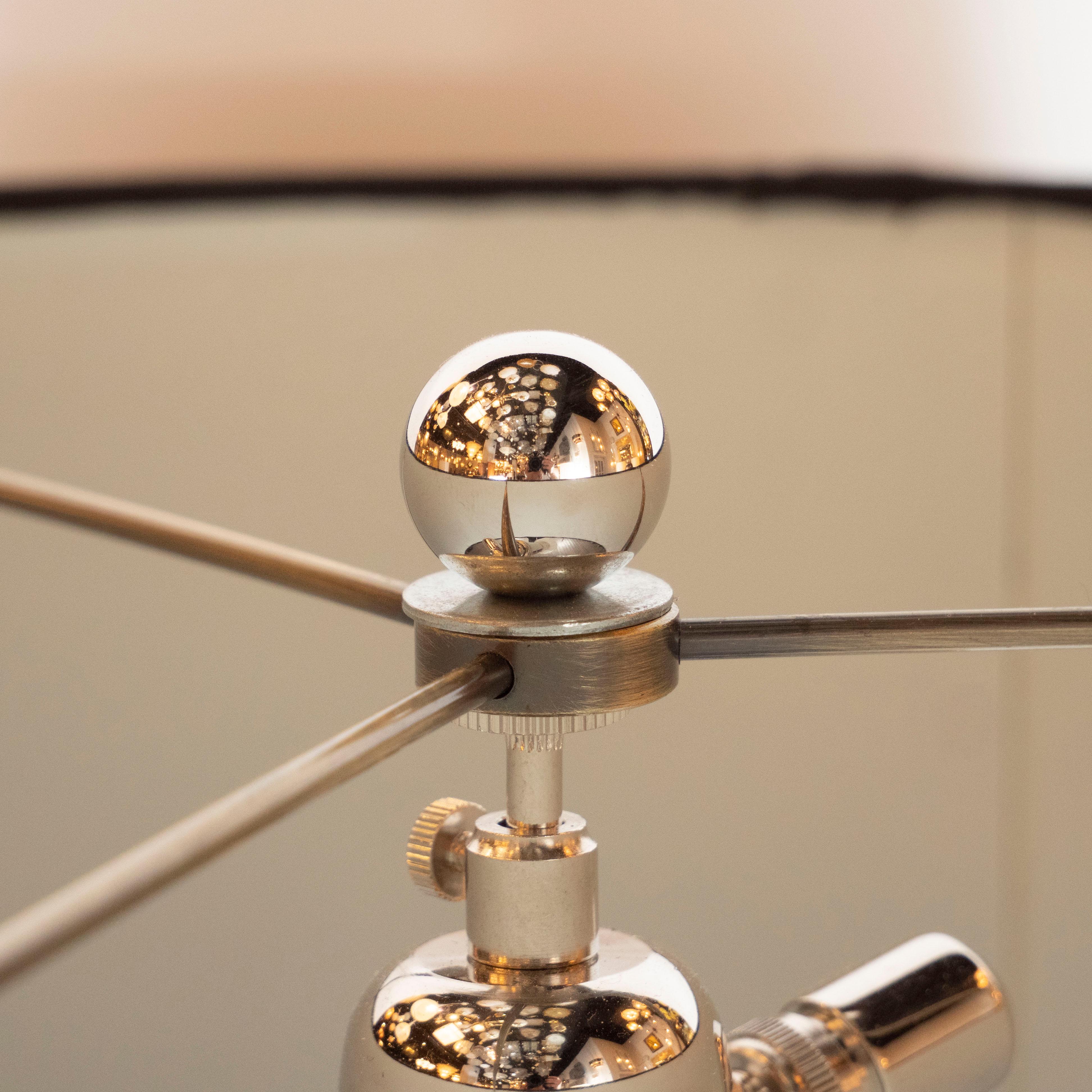 Milieu du XXe siècle Lampadaire sculptural moderne du milieu du siècle en céramique argentée et aluminium brossé