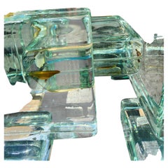 Table à cocktail sculpturale en bloc de verre massif à plateau rond de la modernité du milieu du siècle dernier