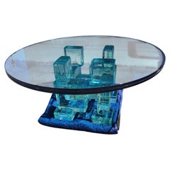 Table à cocktail sculpturale en bloc de verre massif à plateau rond de la modernité du milieu du siècle dernier