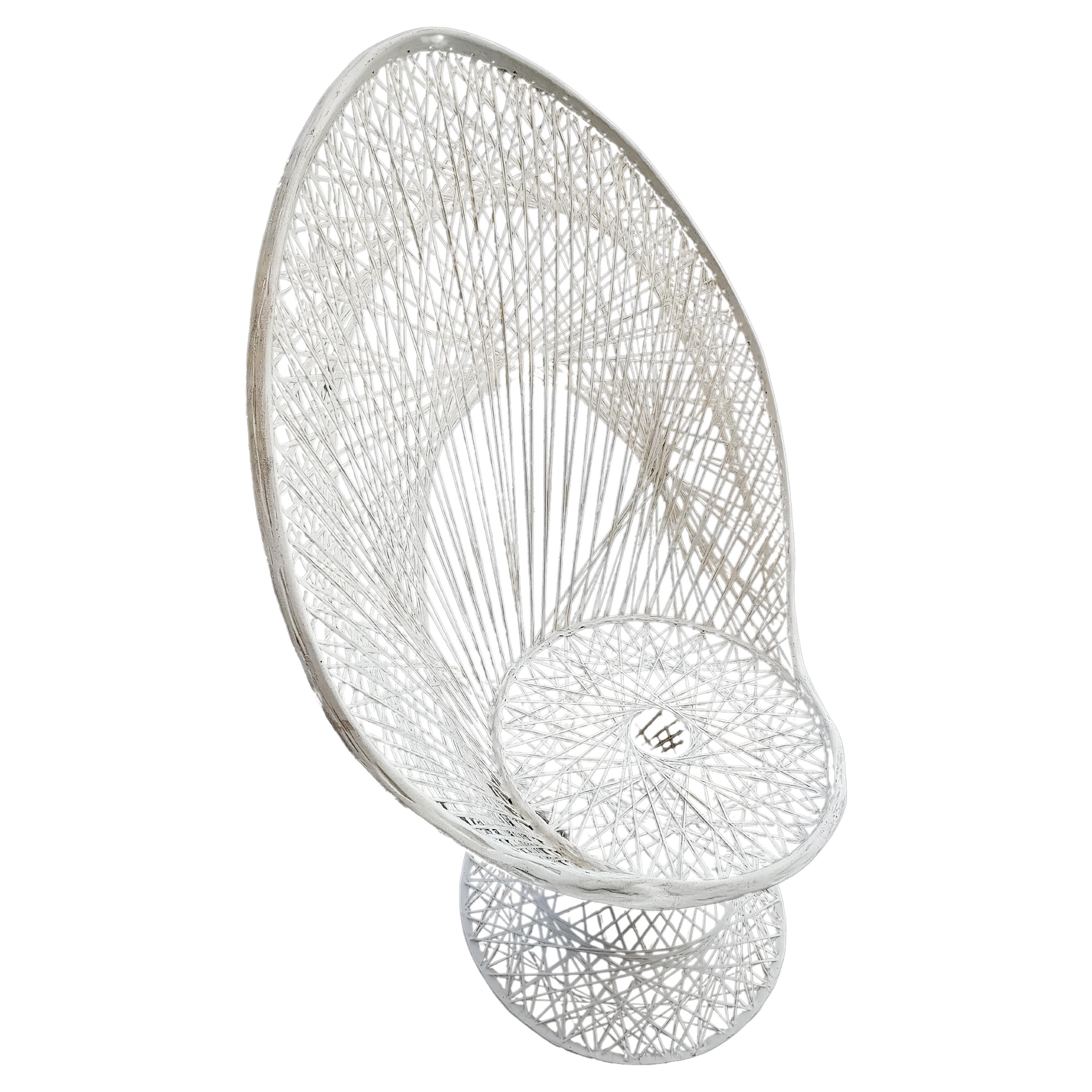 Silla de salón escultural de fibra de vidrio hilada, moderna de mediados de siglo, de Woodard mediados del siglo XX en venta