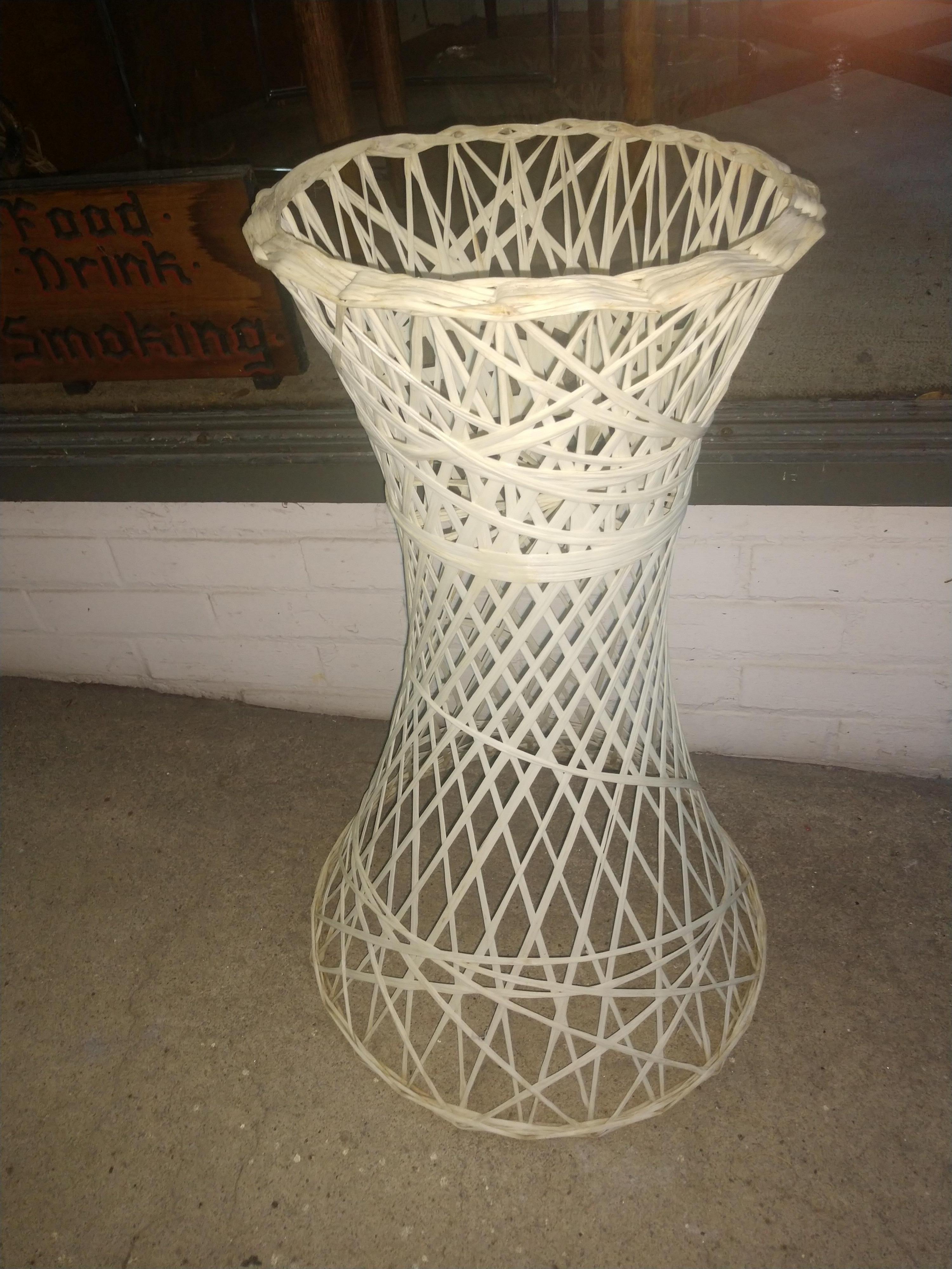 russell woodard plant stand