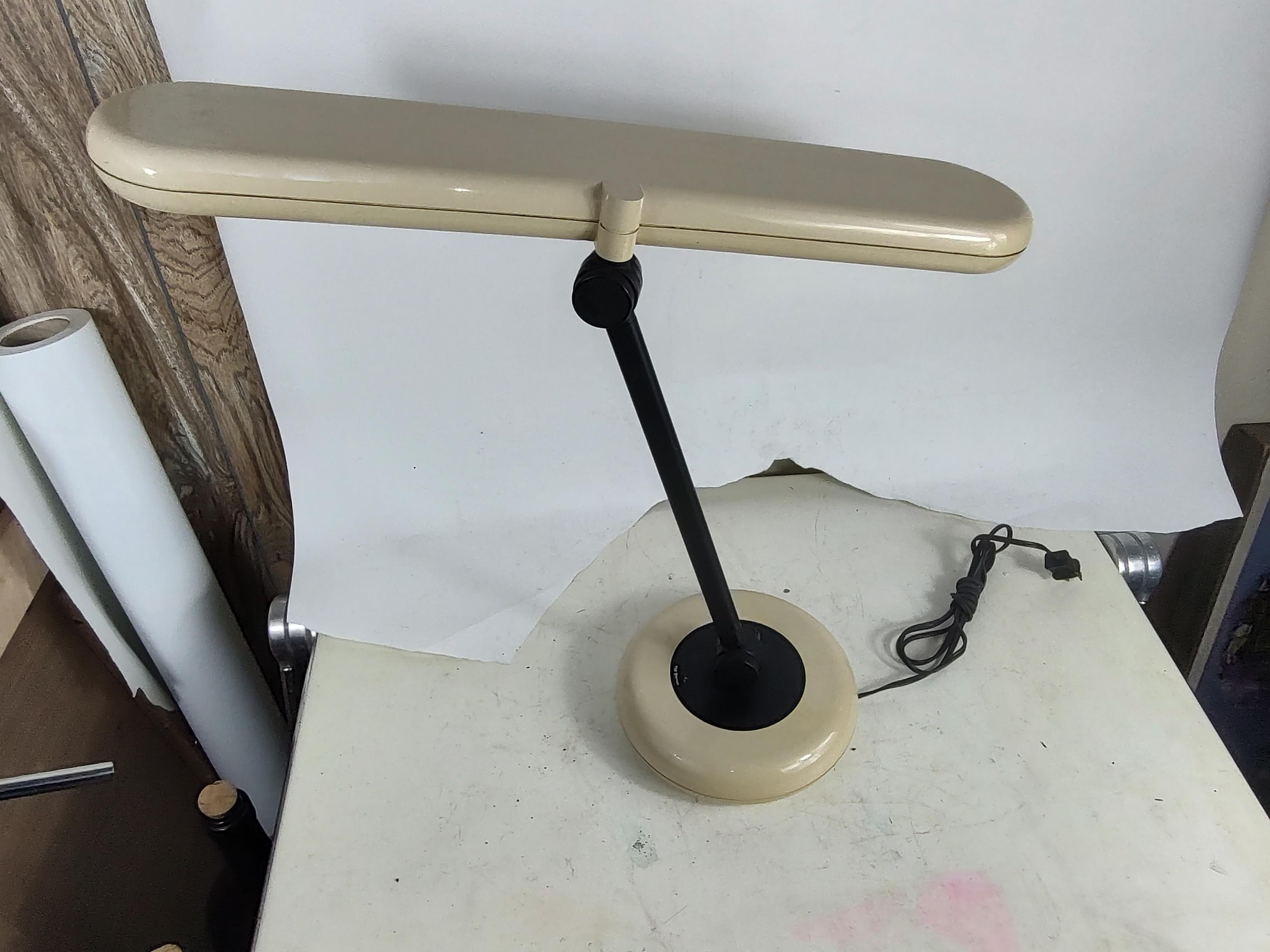 Mid-Century Modern Sculptural Table Desk Lamp by Park Sherman For Sale 2